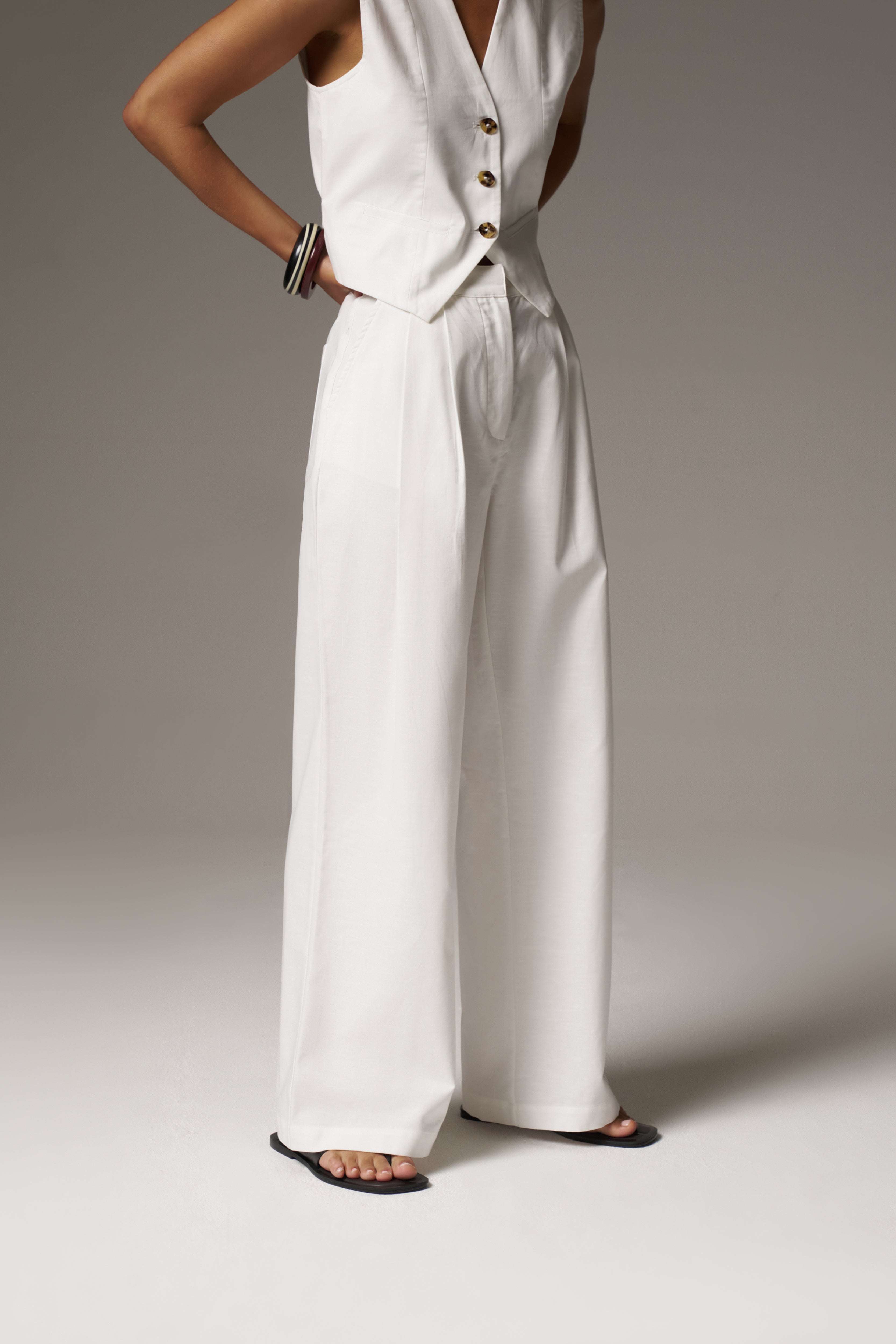 LINEN BLEND WIDE LEG PLEATED TROUSERS - WHITE