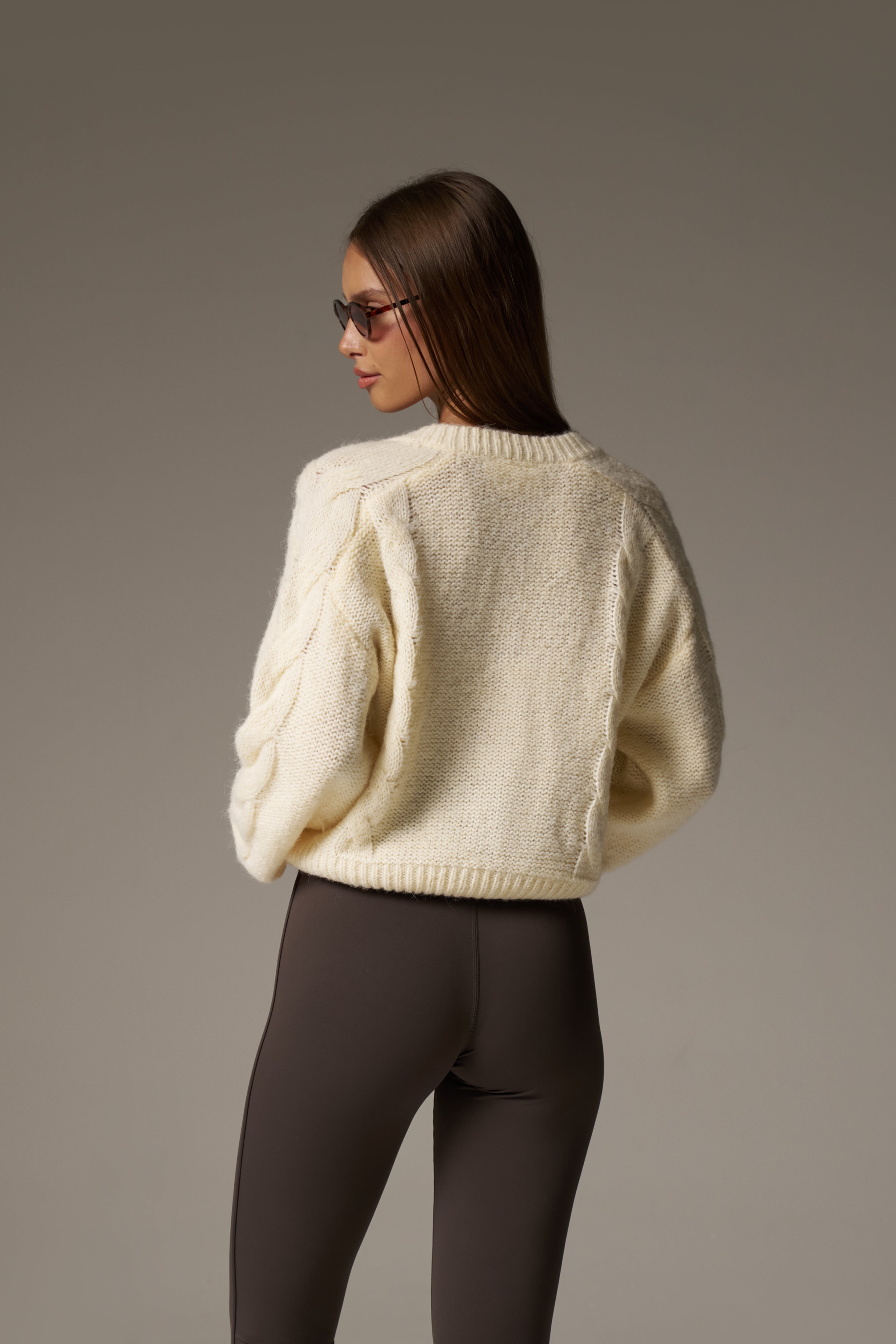 EMBLEM KNITTED V NECK JUMPER - BUTTERMILK