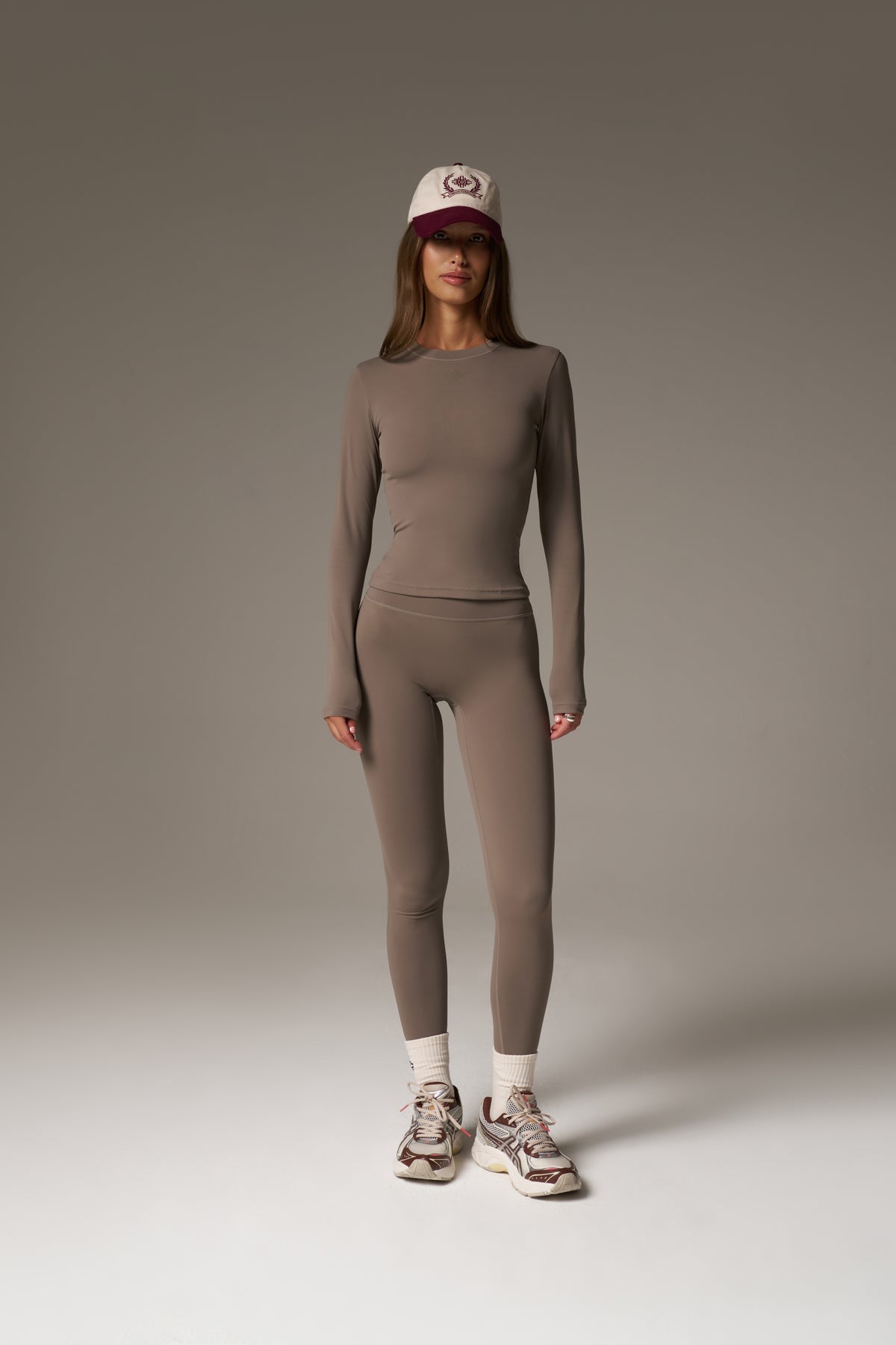 SCULPTING STRETCH LONG SLEEVE TOP - COCOA
