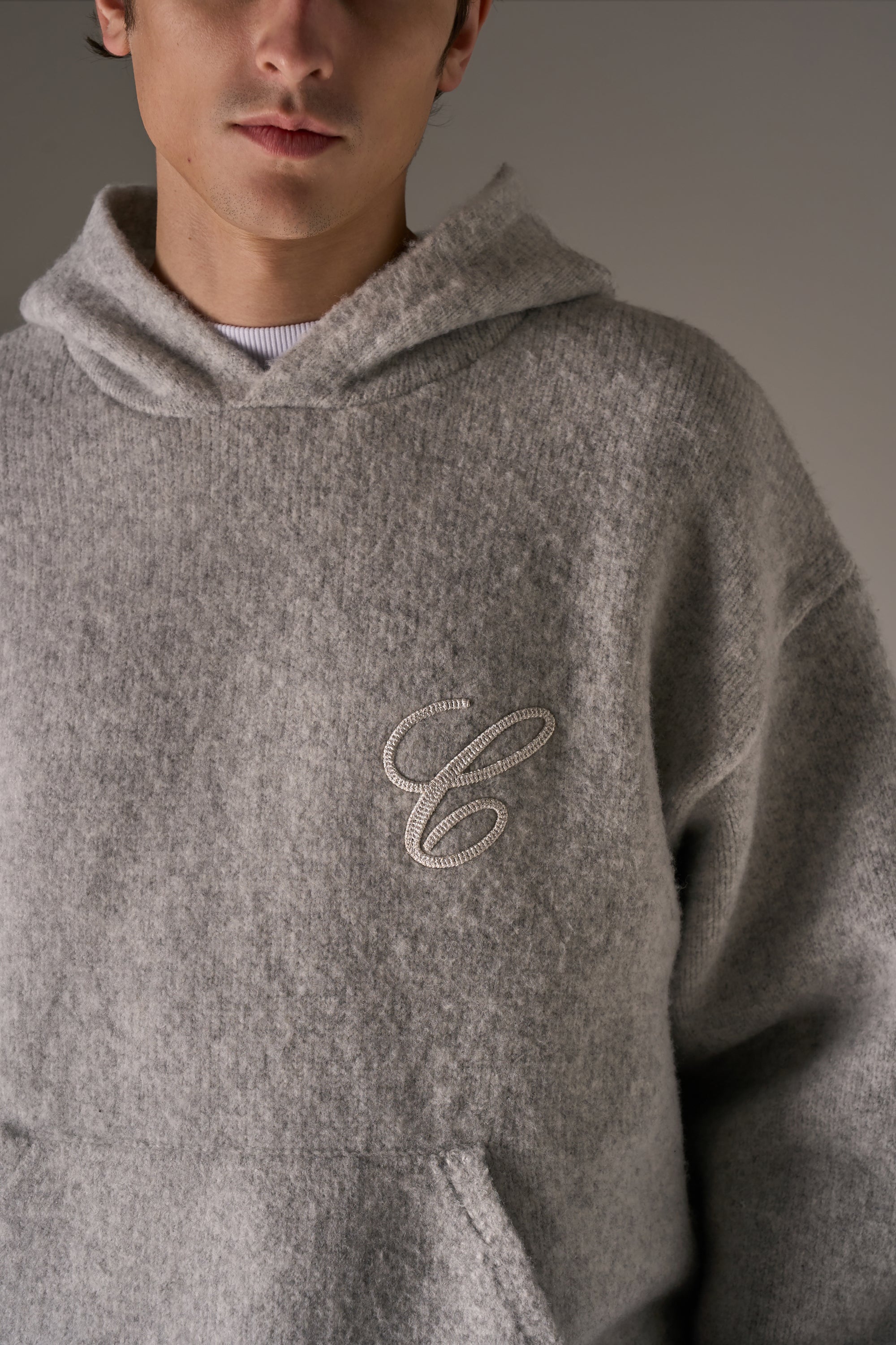 CHAINSTITCH EMBROIDERY KNITTED HOODIE - GREY