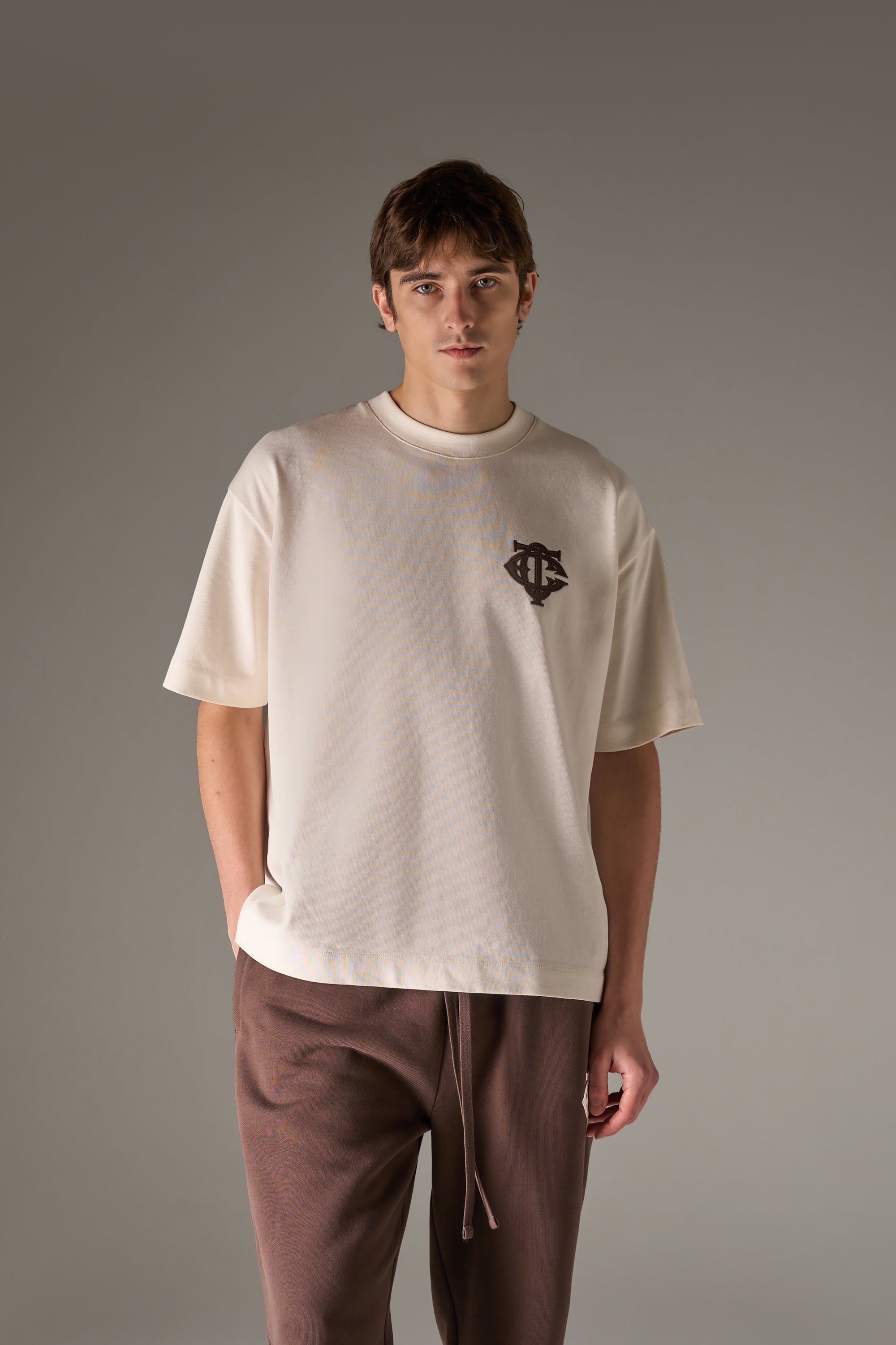 APPLIQUE MONOGRAM EMBLEM T-SHIRT - OFF WHITE