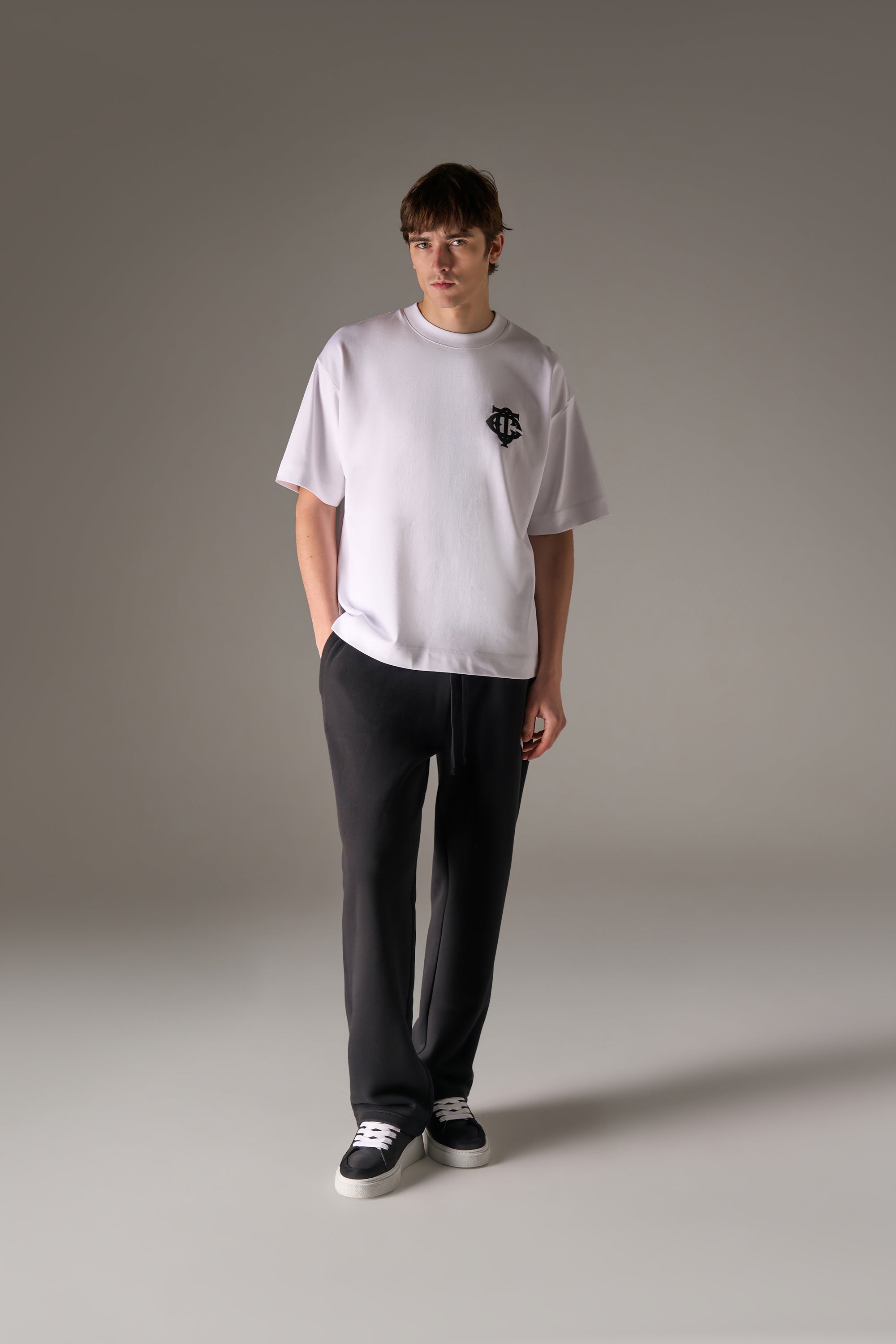 APPLIQUE MONOGRAM EMBLEM T-SHIRT - WHITE