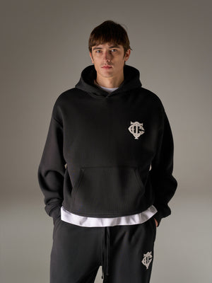 HEAVYWEIGHT MONOGRAM APPLIQUE EMBLEM HOODIE - BLACK