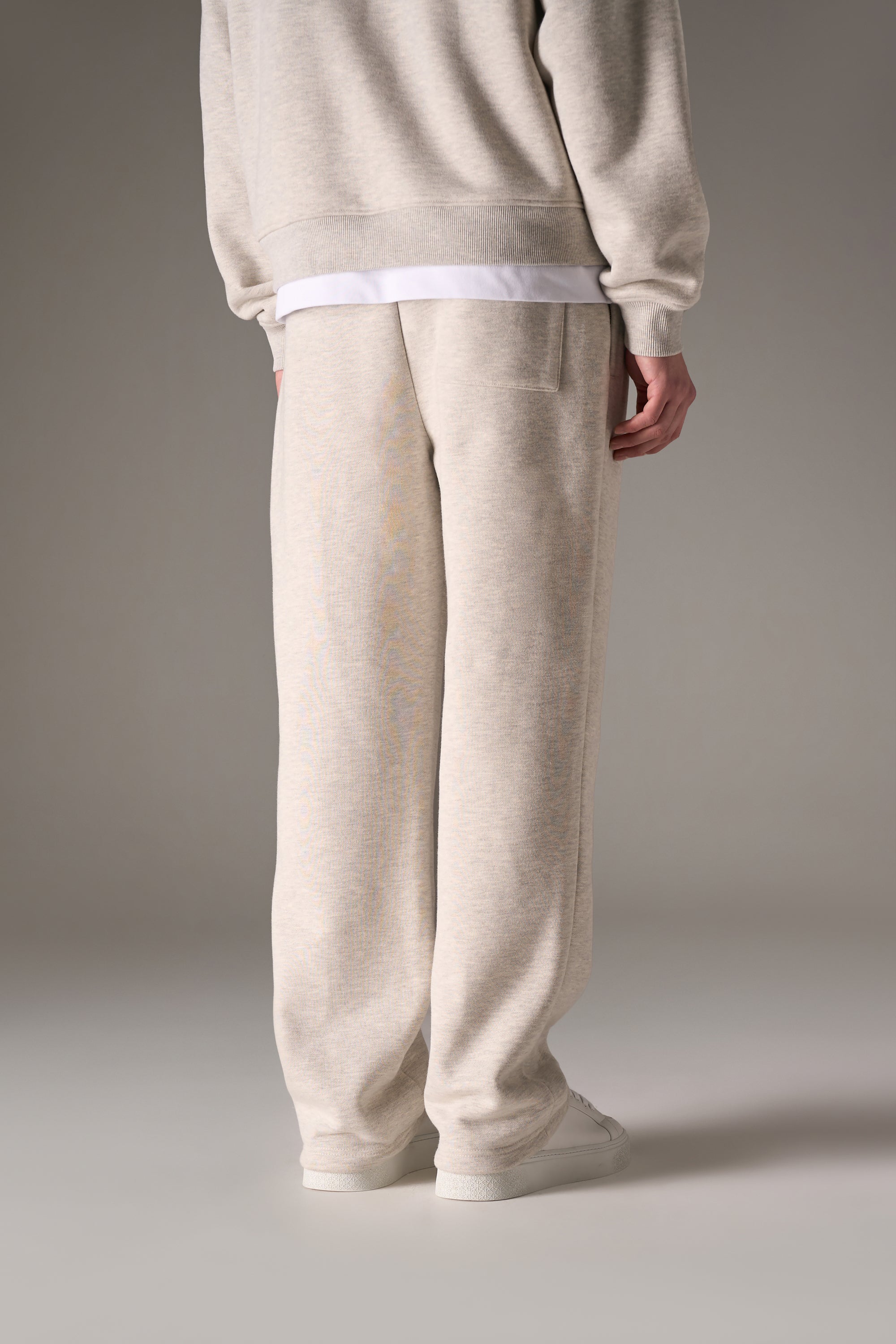 HEAVYWEIGHT MONOGRAM APPLIQUE EMBLEM JOGGERS - GREY MARL