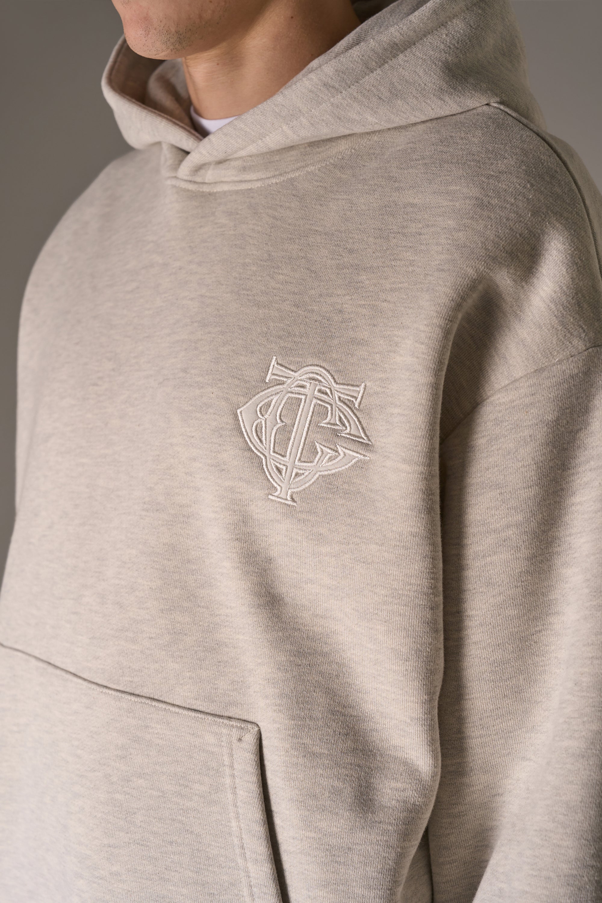 HEAVYWEIGHT MONOGRAM APPLIQUE EMBLEM HOODIE - GREY MARL