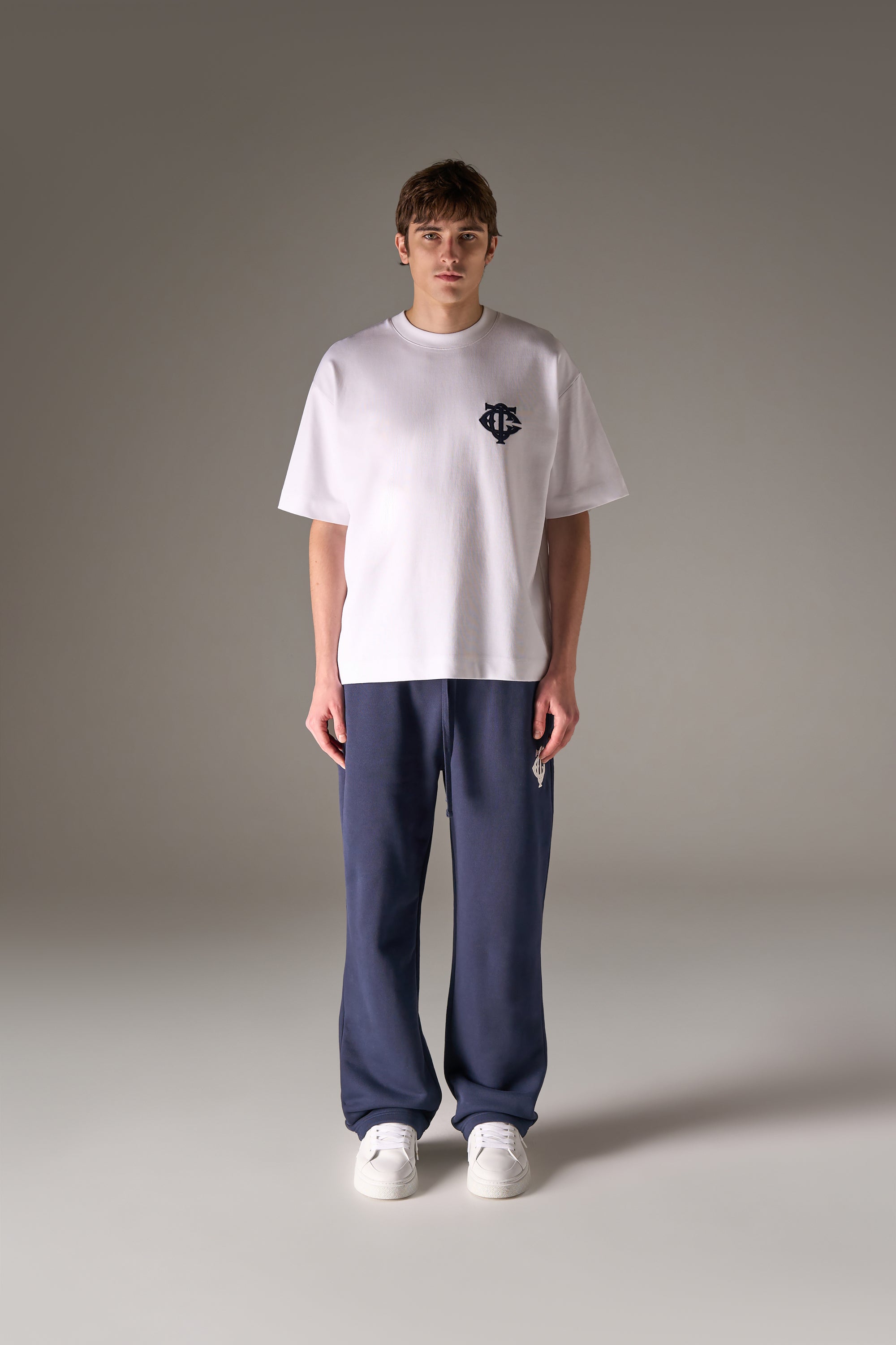 APPLIQUE MONOGRAM EMBLEM T-SHIRT - WHITE NAVY