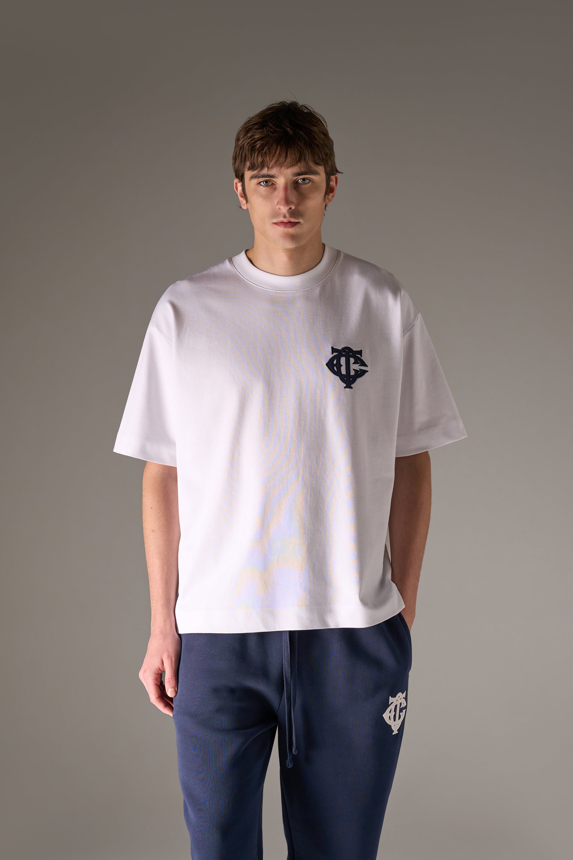 APPLIQUE MONOGRAM EMBLEM T-SHIRT - WHITE NAVY