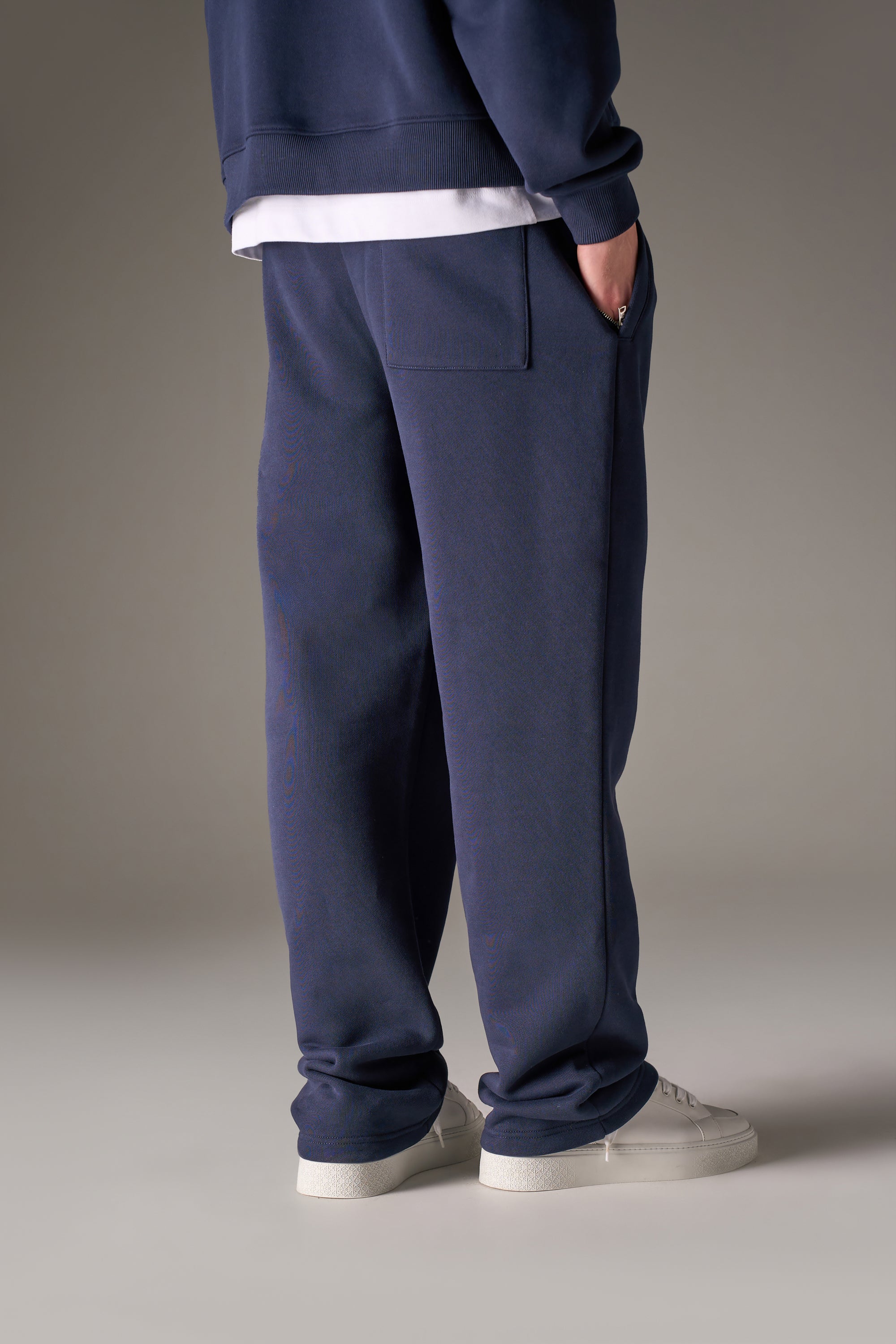 HEAVYWEIGHT MONOGRAM APPLIQUE EMBLEM JOGGERS - NAVY
