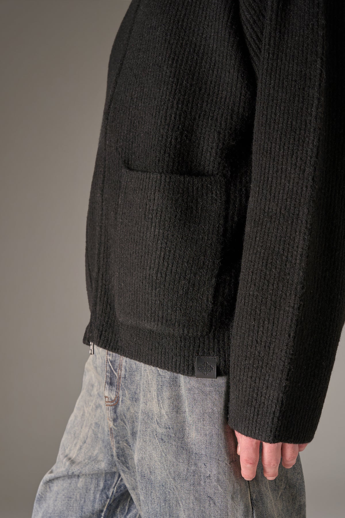 RIBBED KNITTED OVERSIZED ZIP THROUGH - BLACK