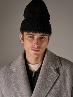WAFFLE KNIT EMBLEM BEANIE - BLACK