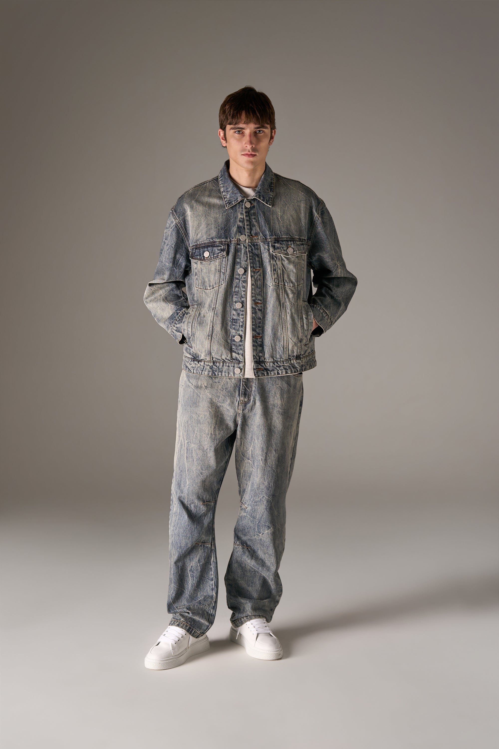 VINTAGE WASH DENIM BARREL LEG JEANS - BLUE WASH