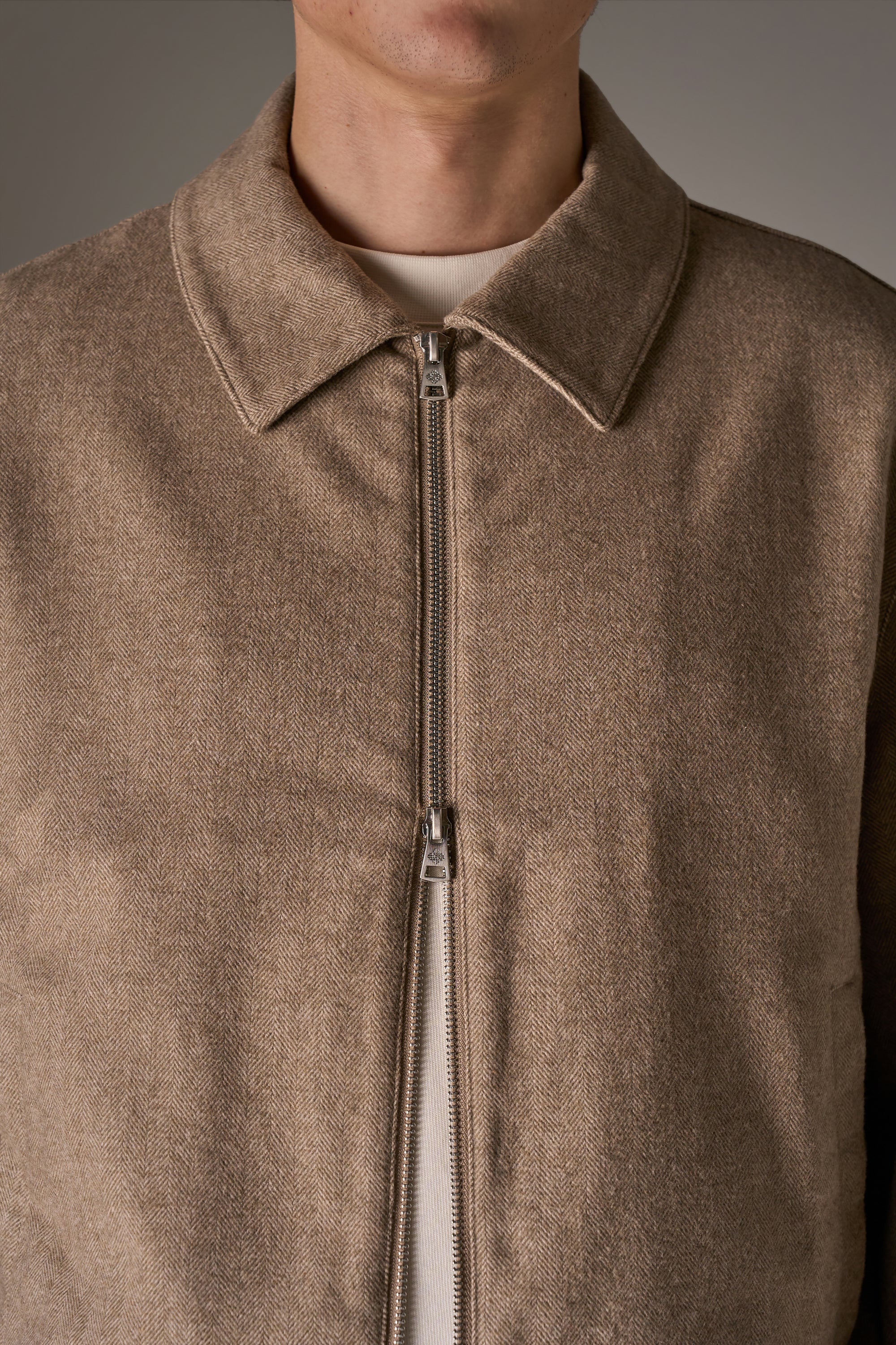 TAILORED HERRINGBONE JACKET - BEIGE