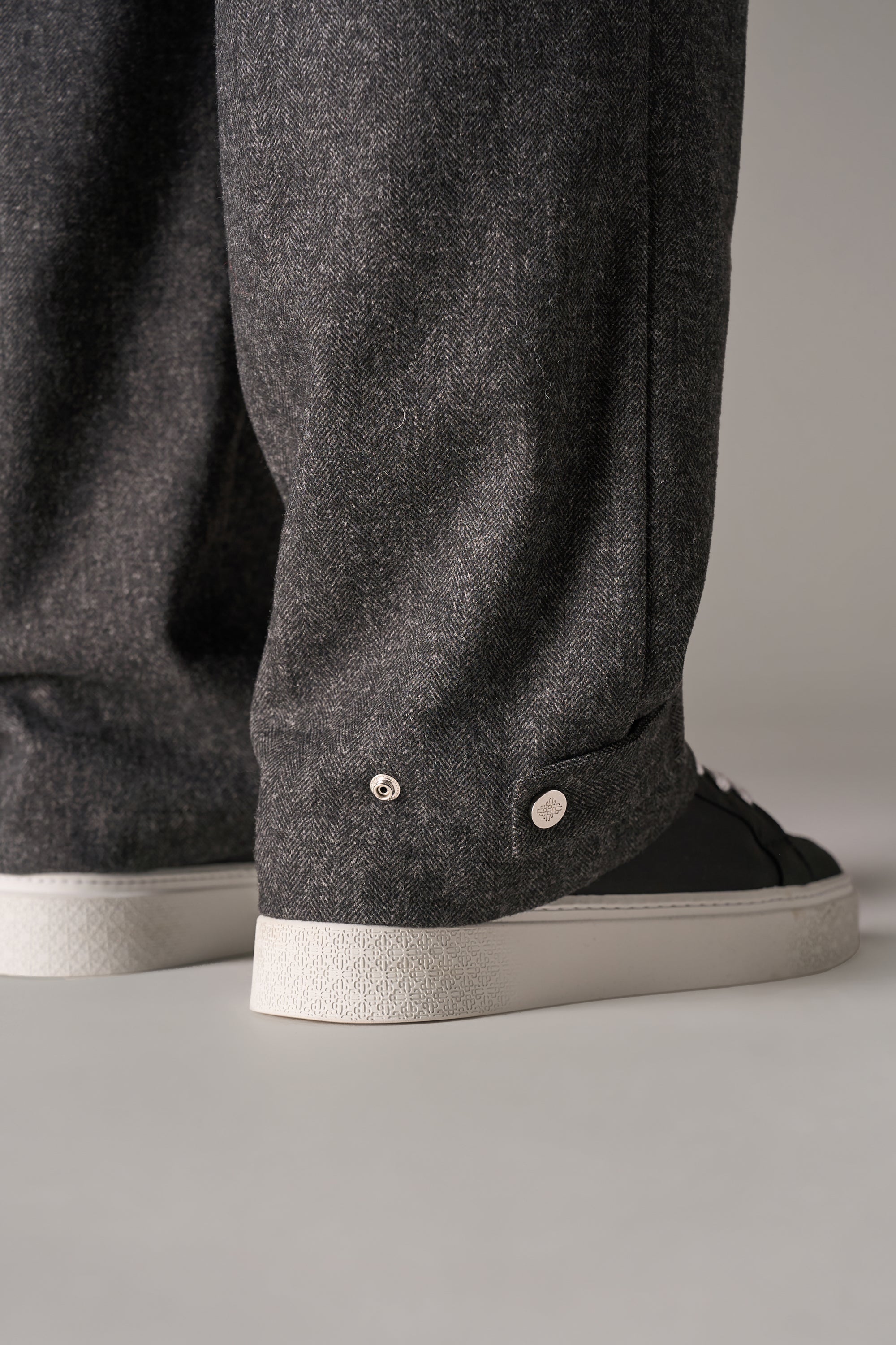 WIDE LEG HERRINGBONE TROUSERS - CHARCOAL