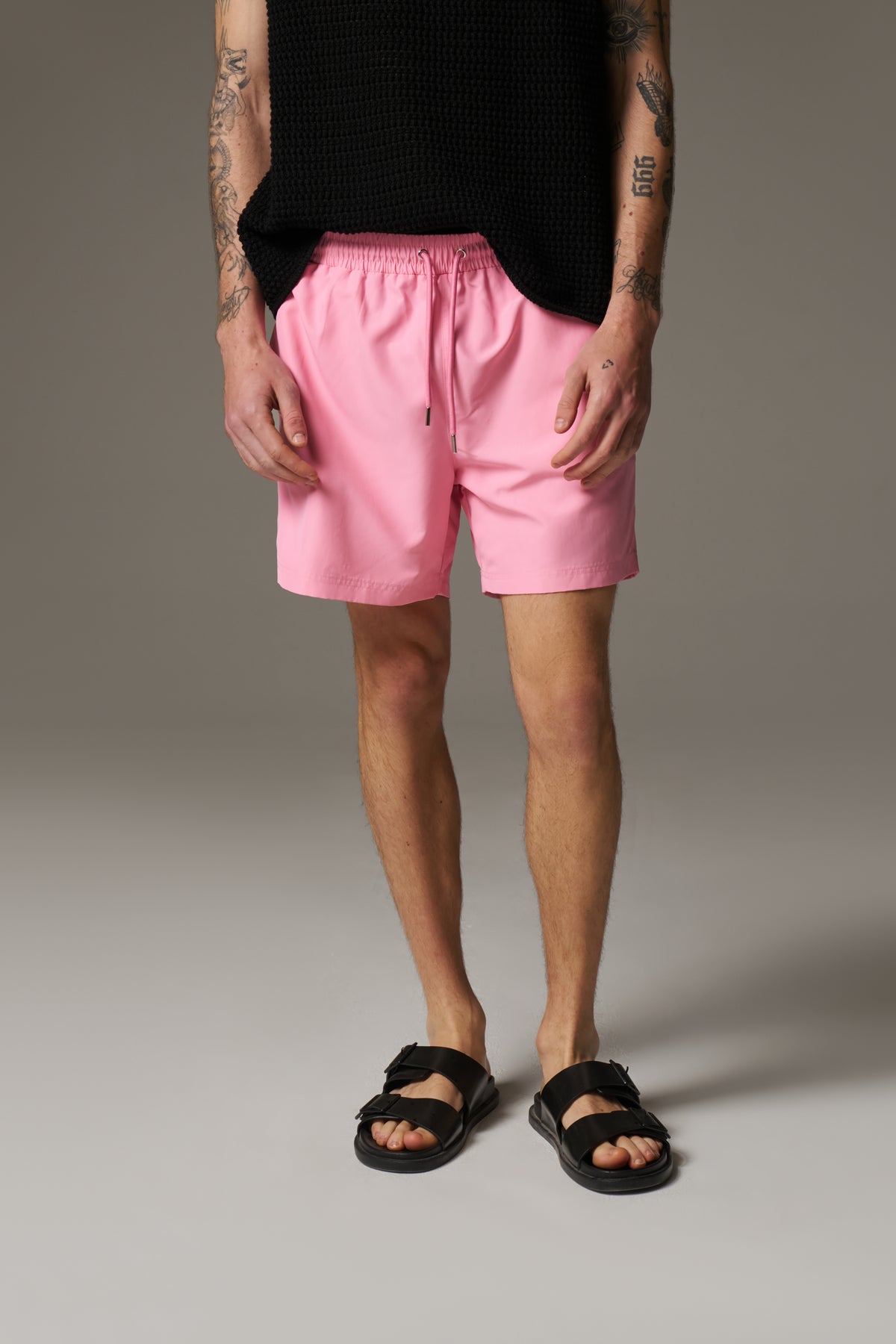 WATER REACTIVE EMBLEM SWIM SHORT - PINK