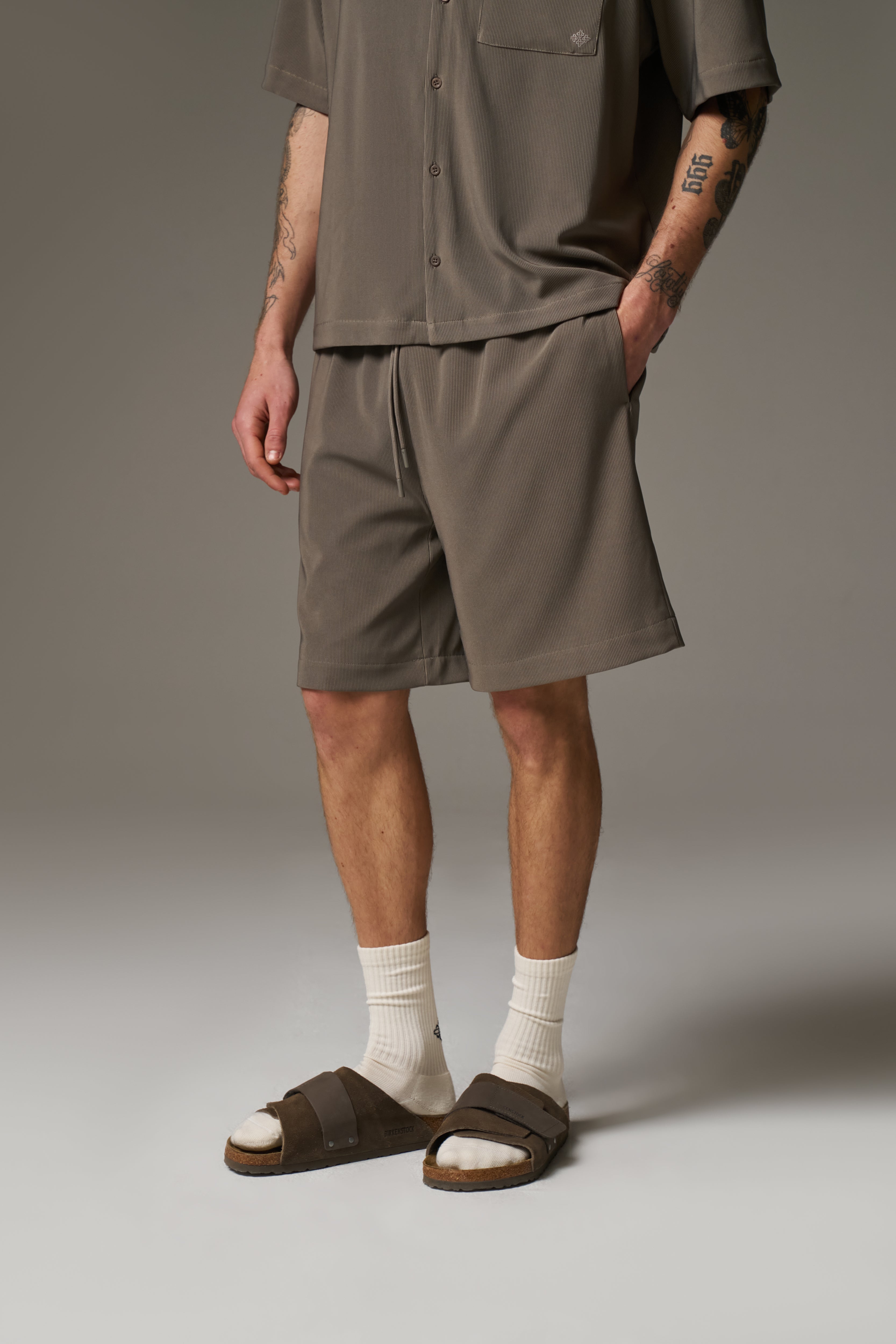 RIBBED SHORTS - MINK