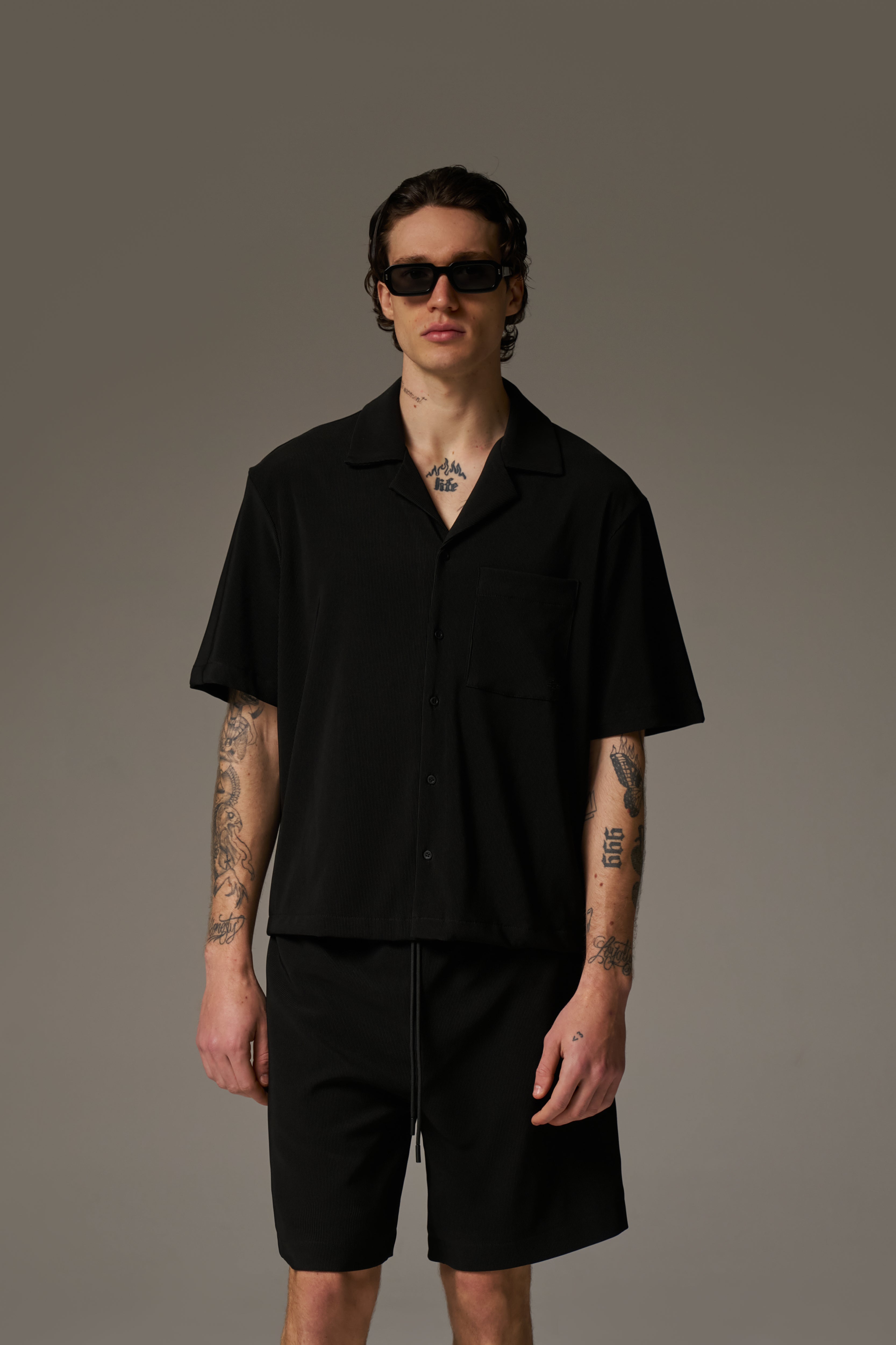RIBBED SHORTS - BLACK