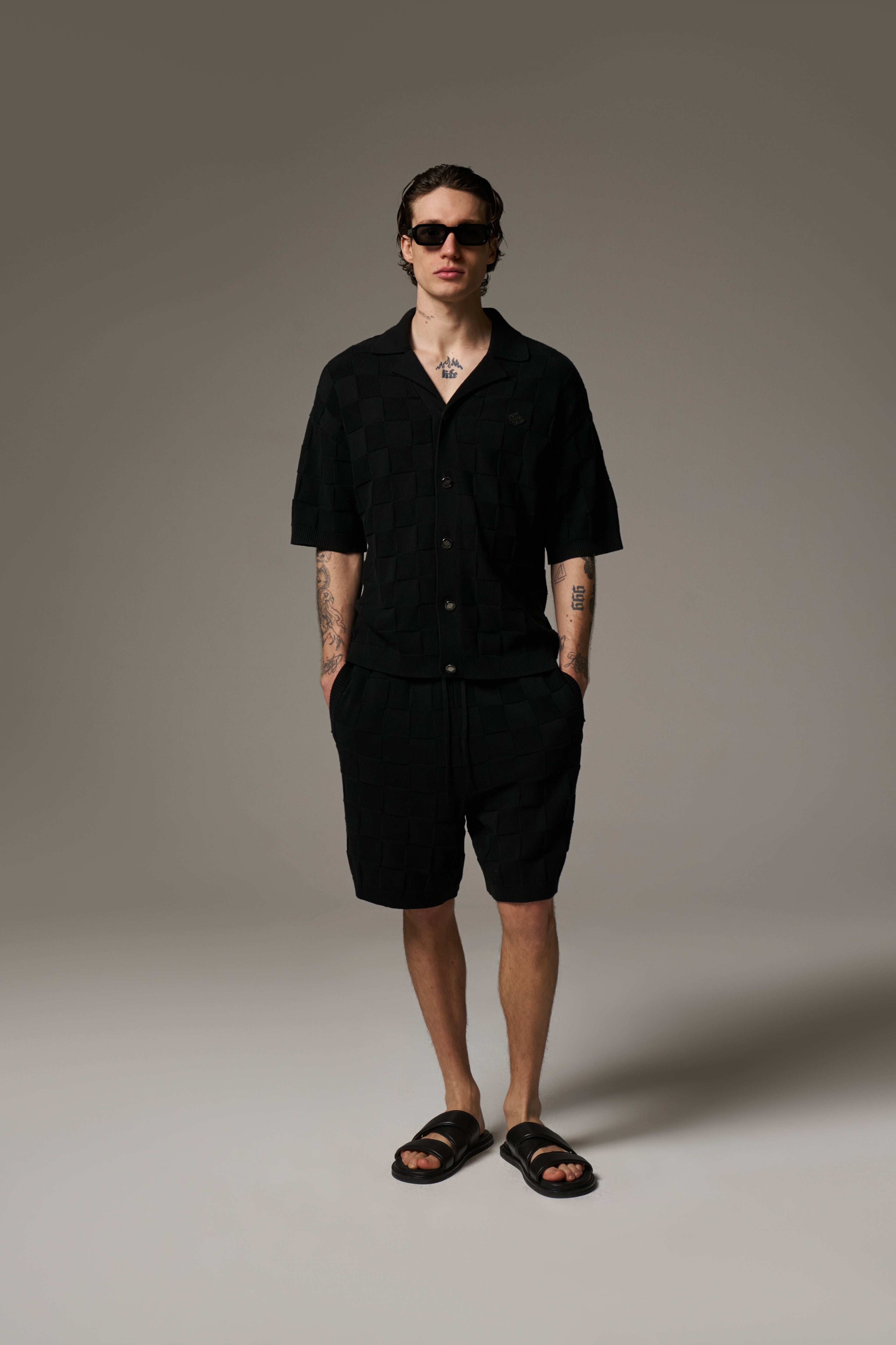 CHECKERBOARD KNITTED SHORT - BLACK