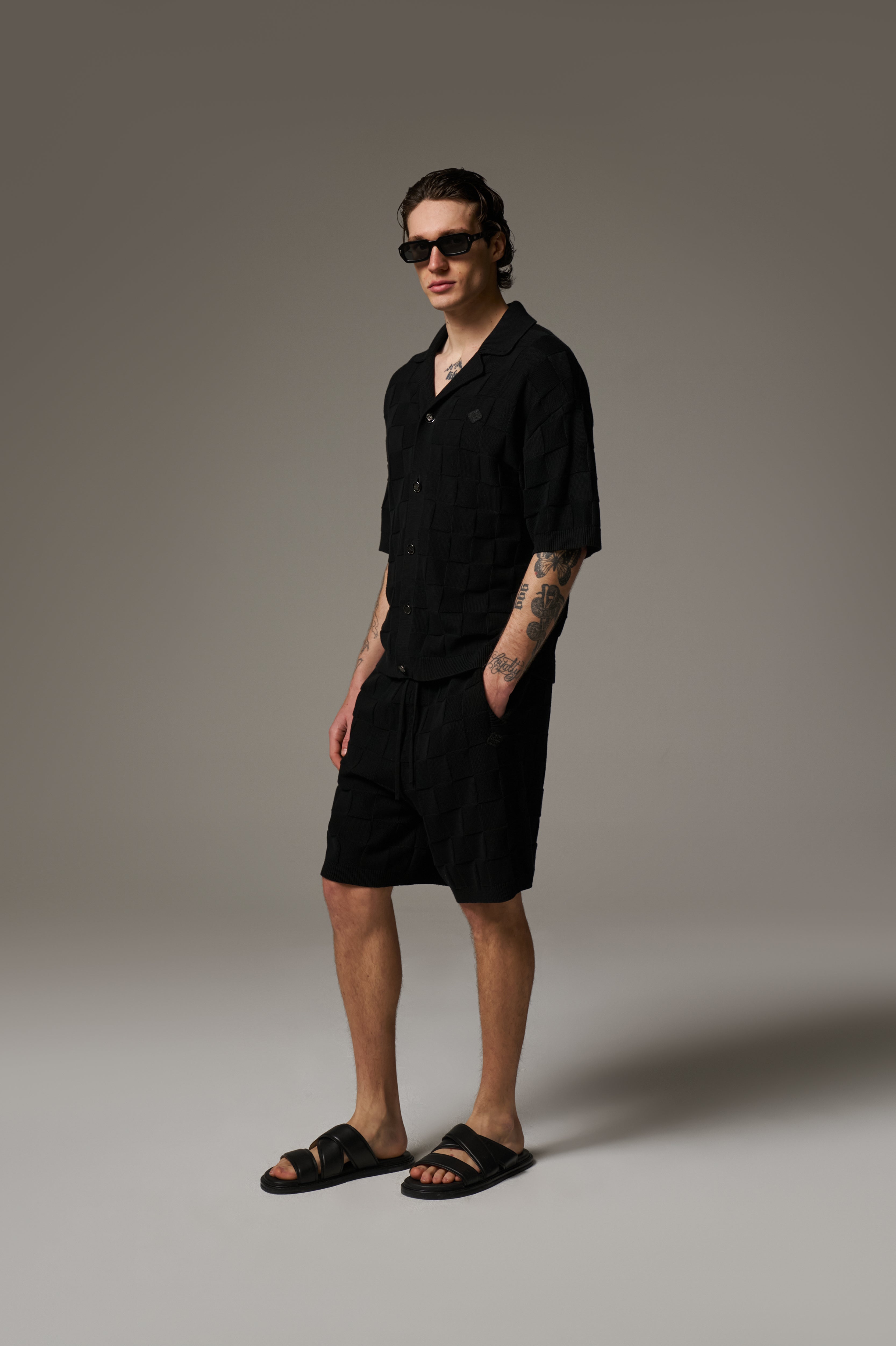 CHECKERBOARD KNITTED SHORT - BLACK