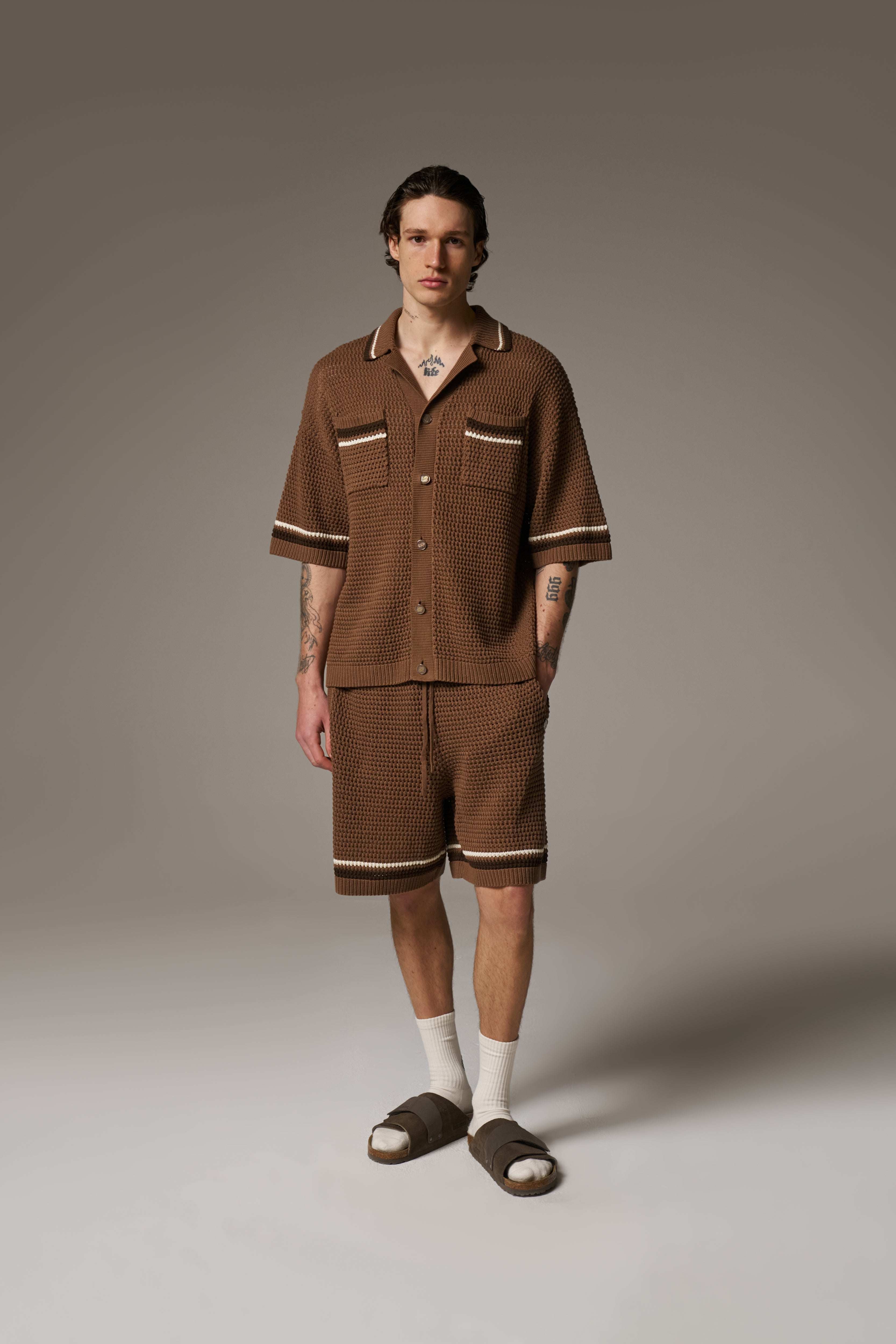 CROCHET KNITTED STRIPE SHIRT - BROWN