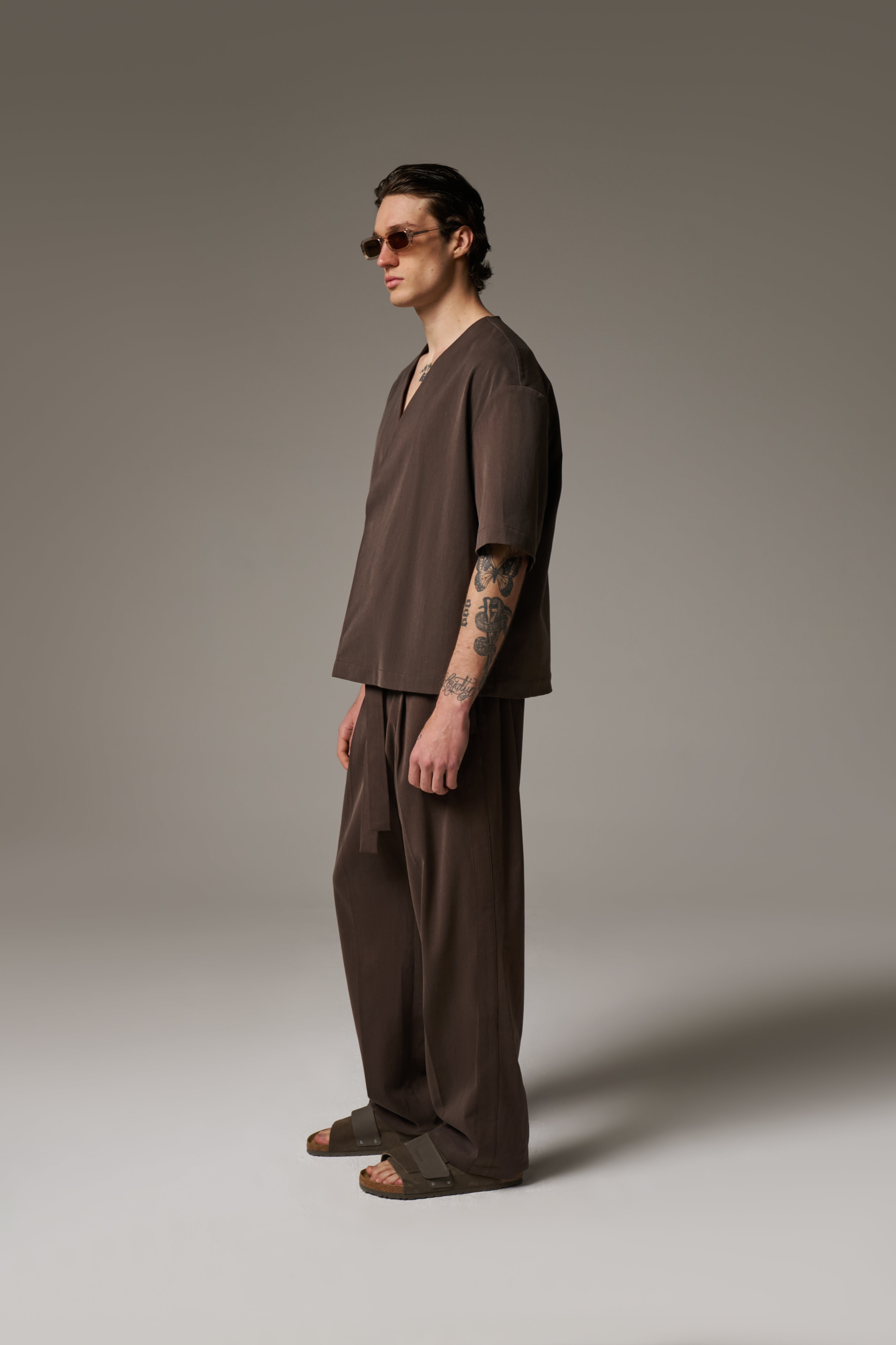 SMART TIE BELTED TROUSERS - BROWN