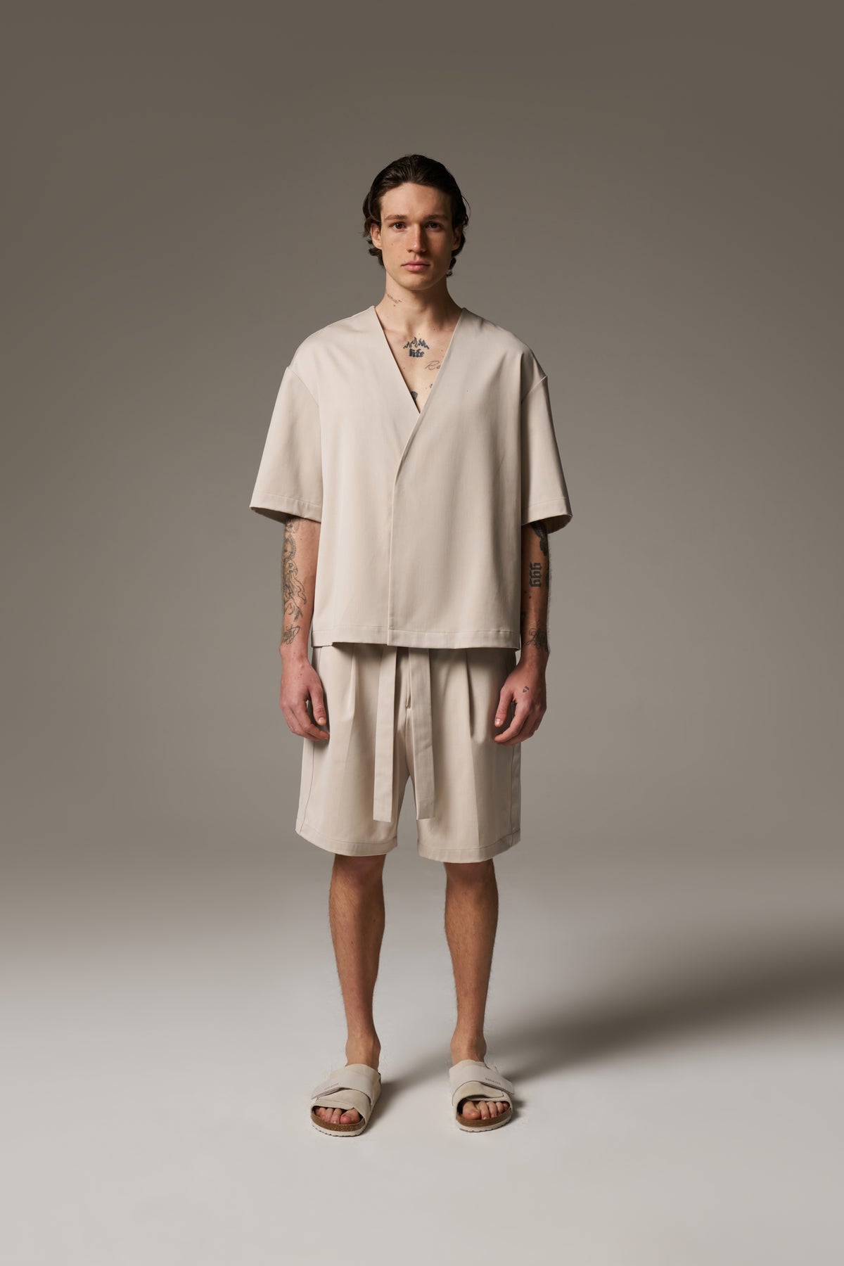 TAILORED SHORTS - STONE