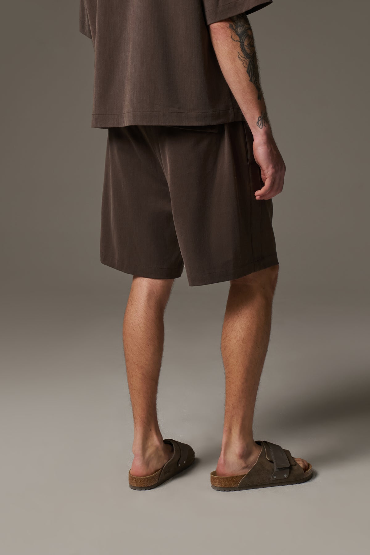 TAILORED SHORTS - BROWN