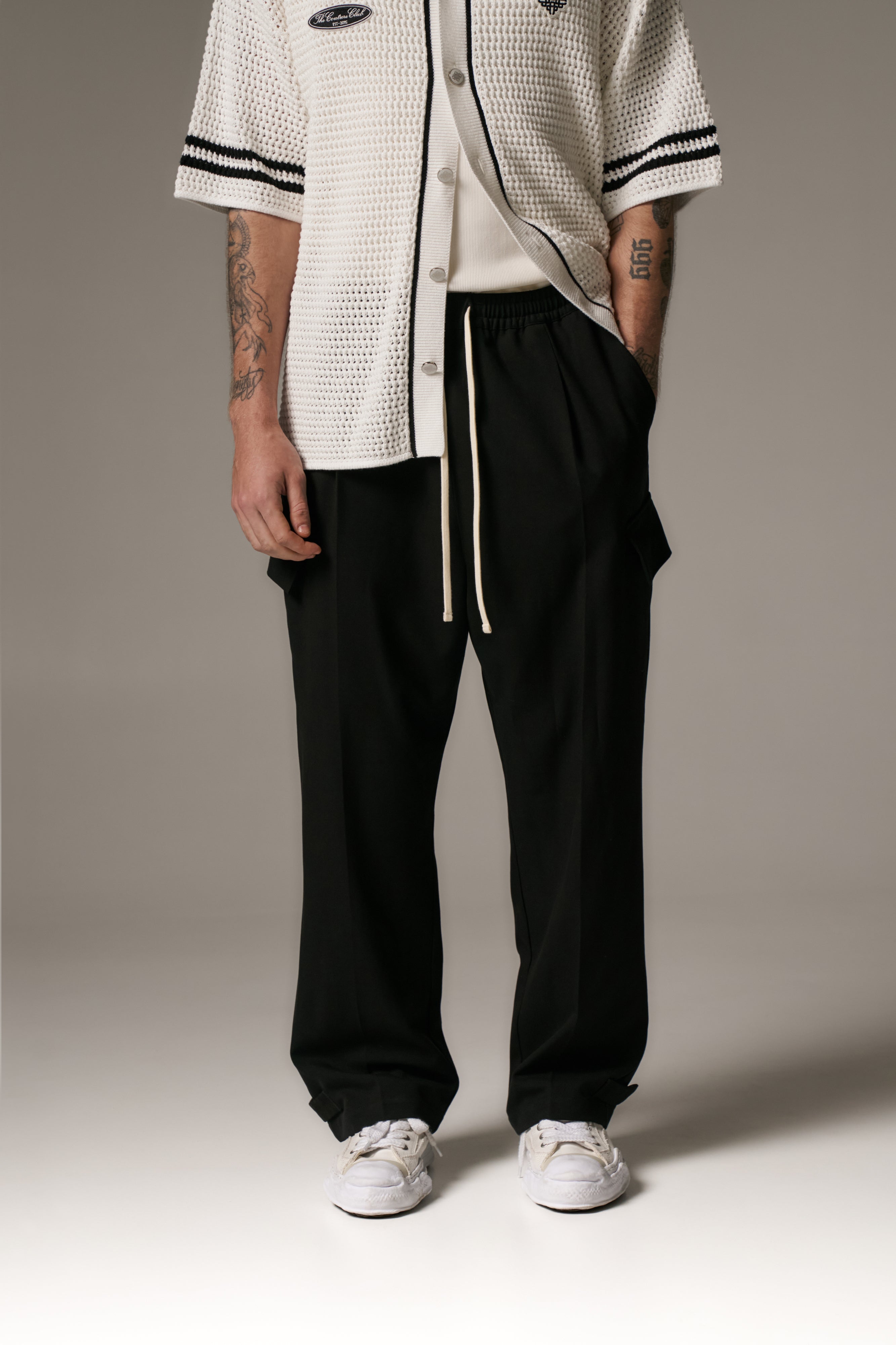 PLEATED WIDE LEG TROUSER - BLACK