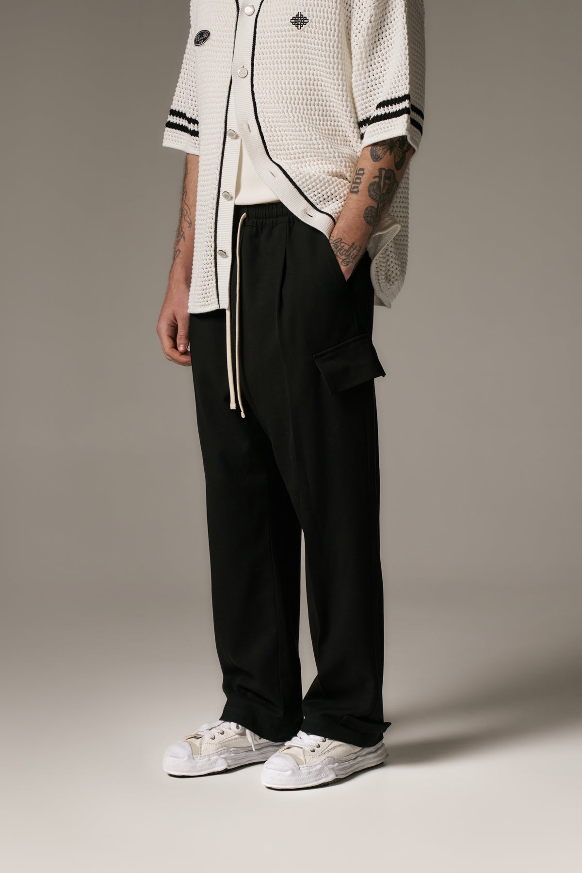 PLEATED WIDE LEG TROUSER - BLACK