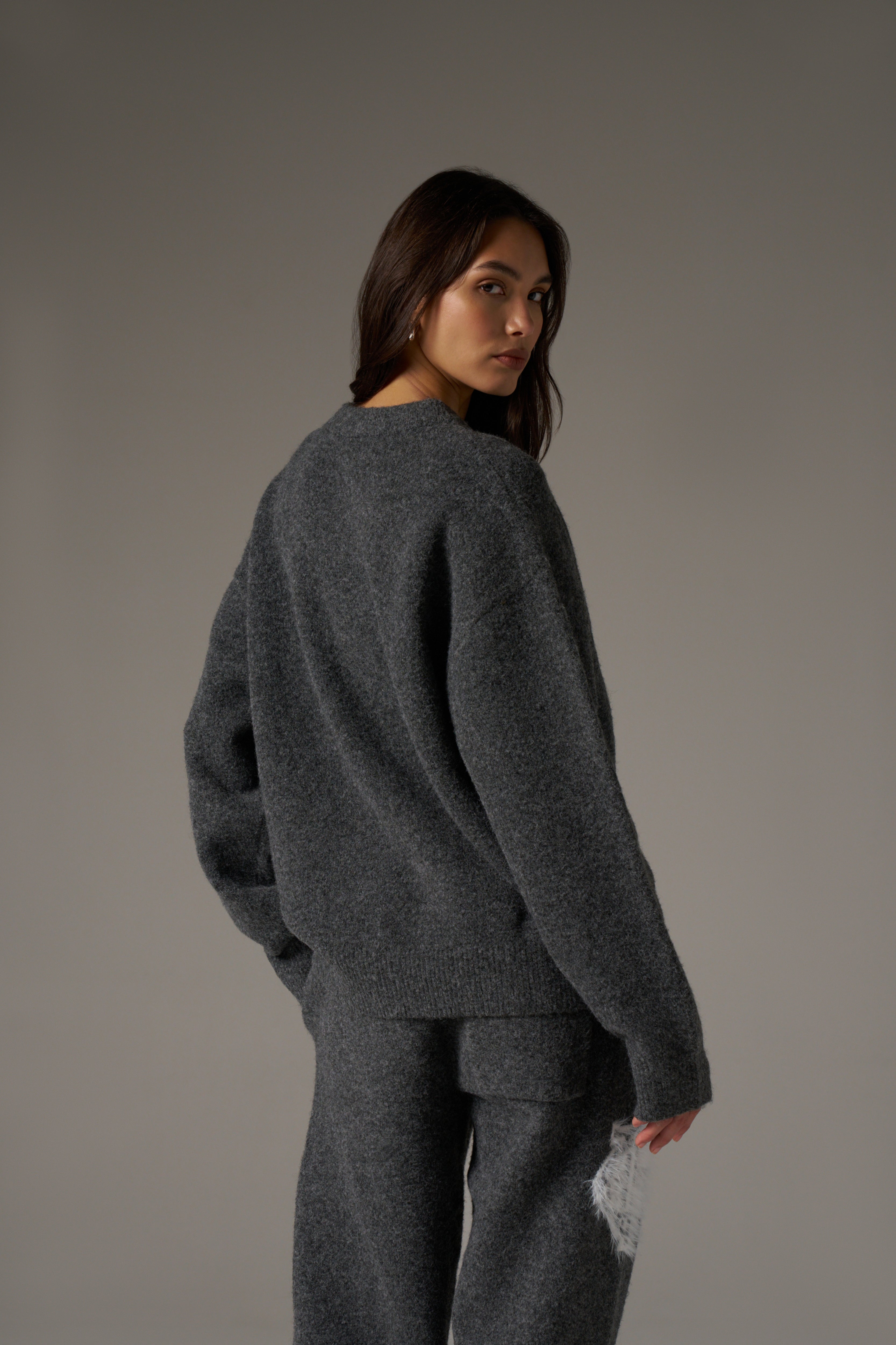MONOGRAM FLUFFY KNIT CREW - CHARCOAL
