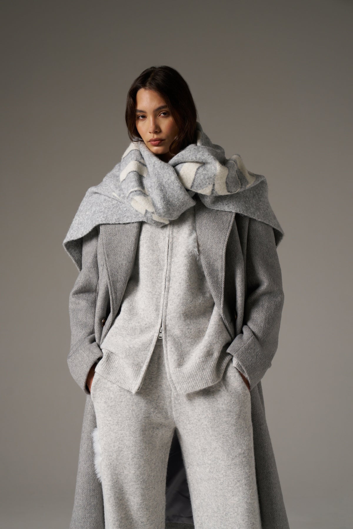 COPYRIGHT KNIT SCARF - GREY MARL