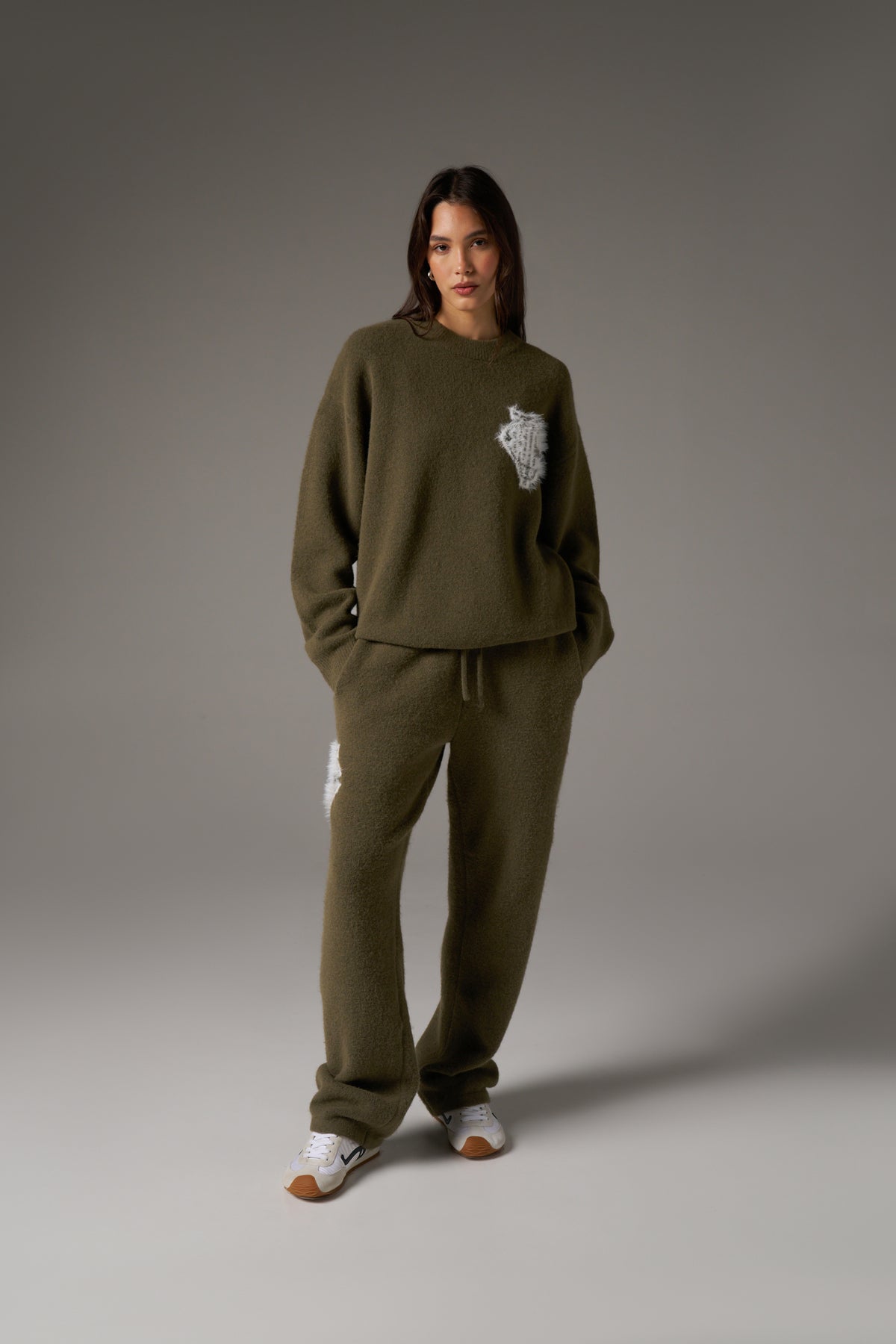 MONOGRAM FLUFFY KNIT CREW - KHAKI