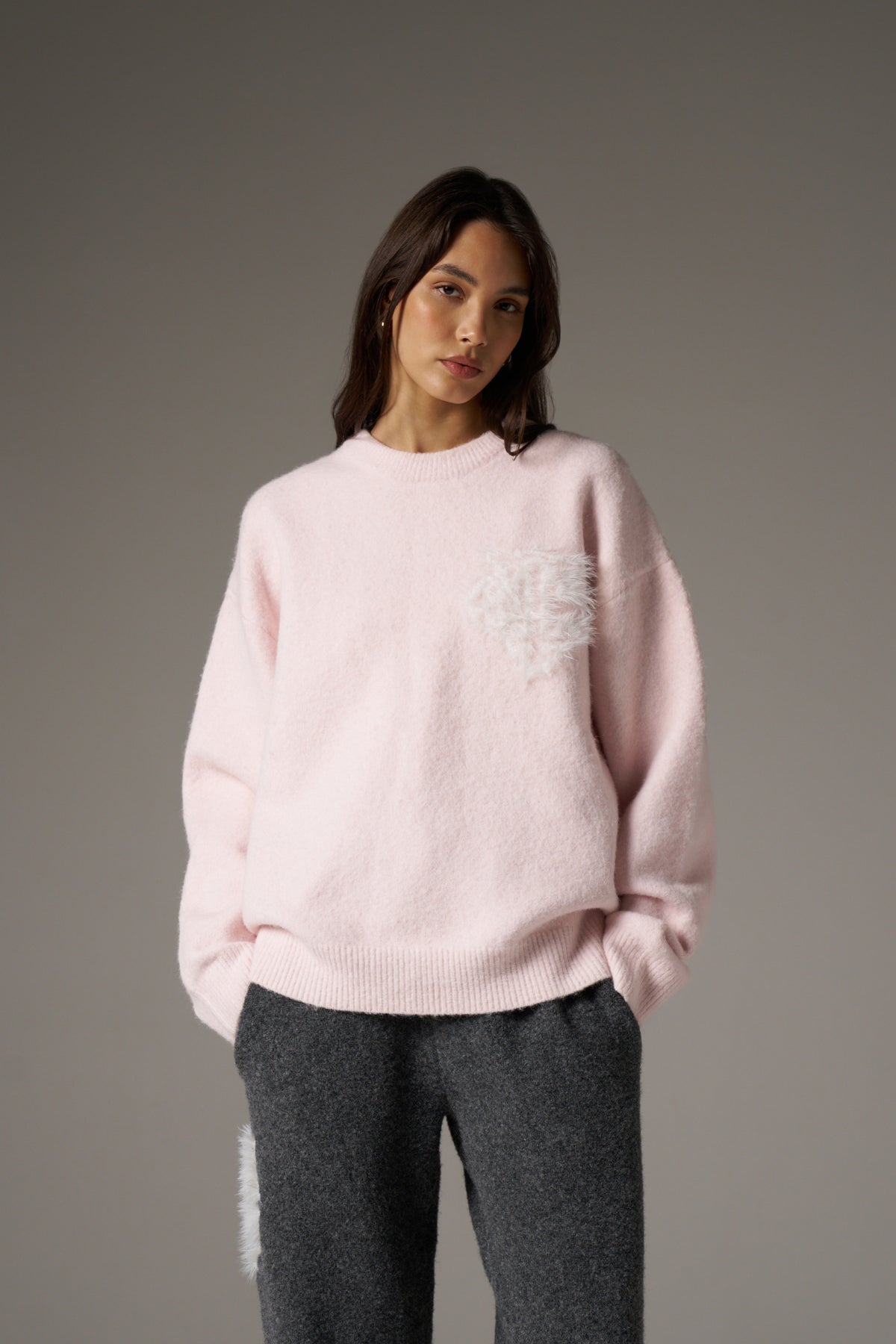 MONOGRAM FLUFFY KNIT CREW - PINK