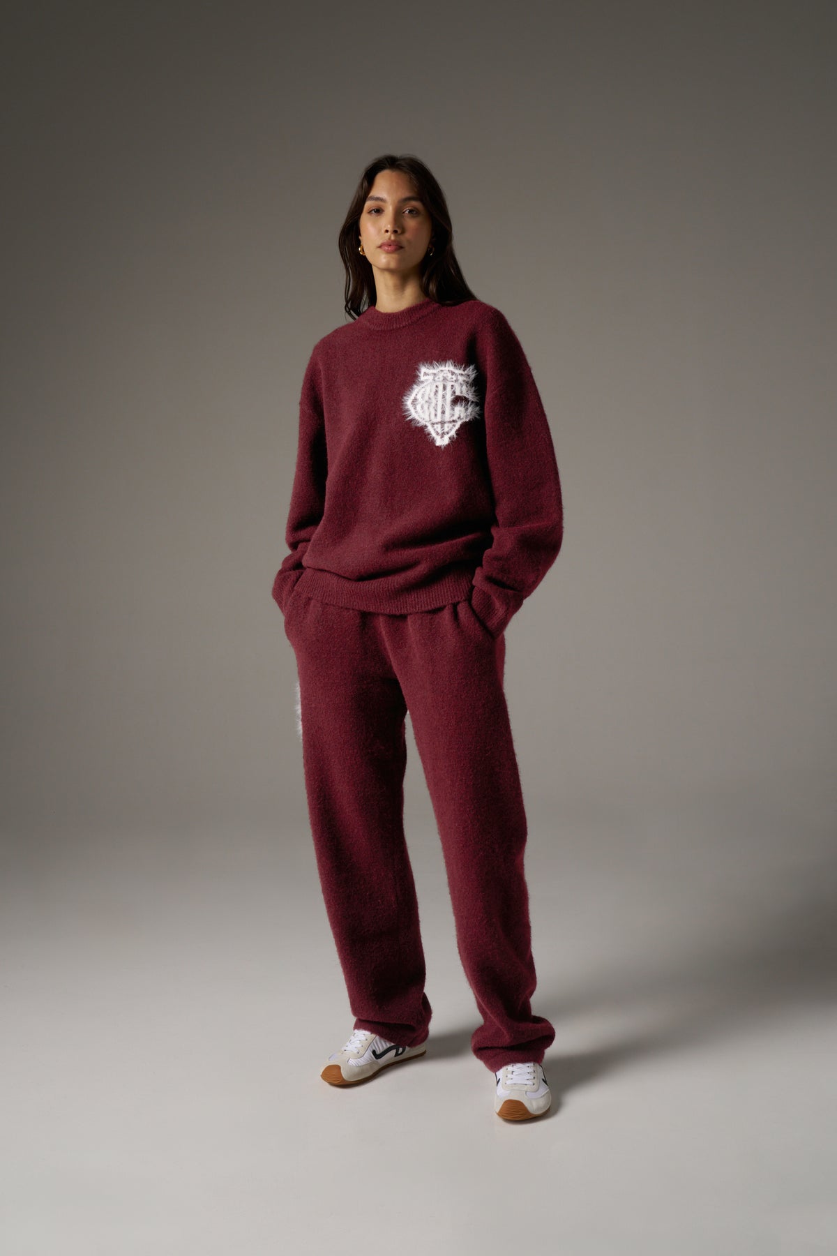 MONOGRAM FLUFFY KNIT CREW - BURGUNDY