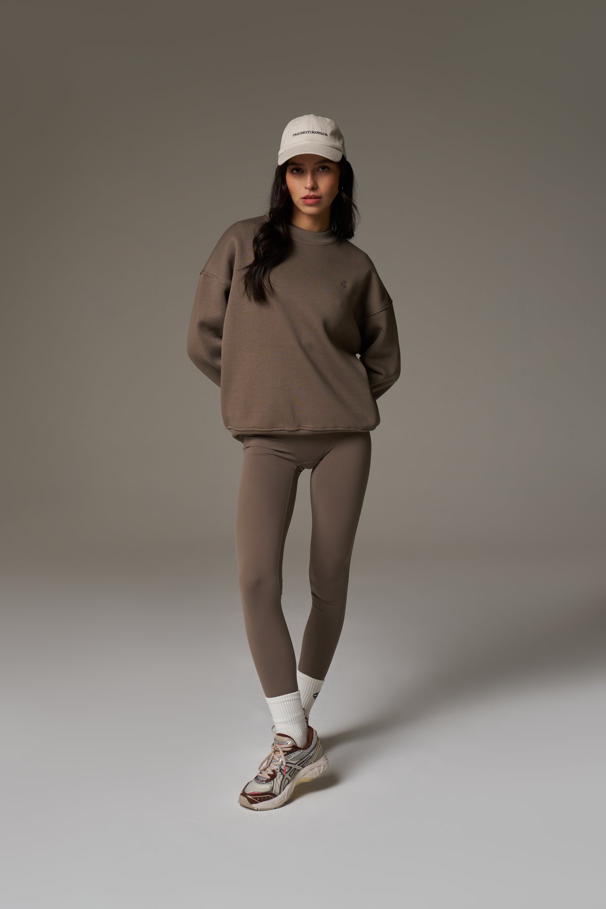 EMBLEM EMBROIDERED SWEATSHIRT - COCOA