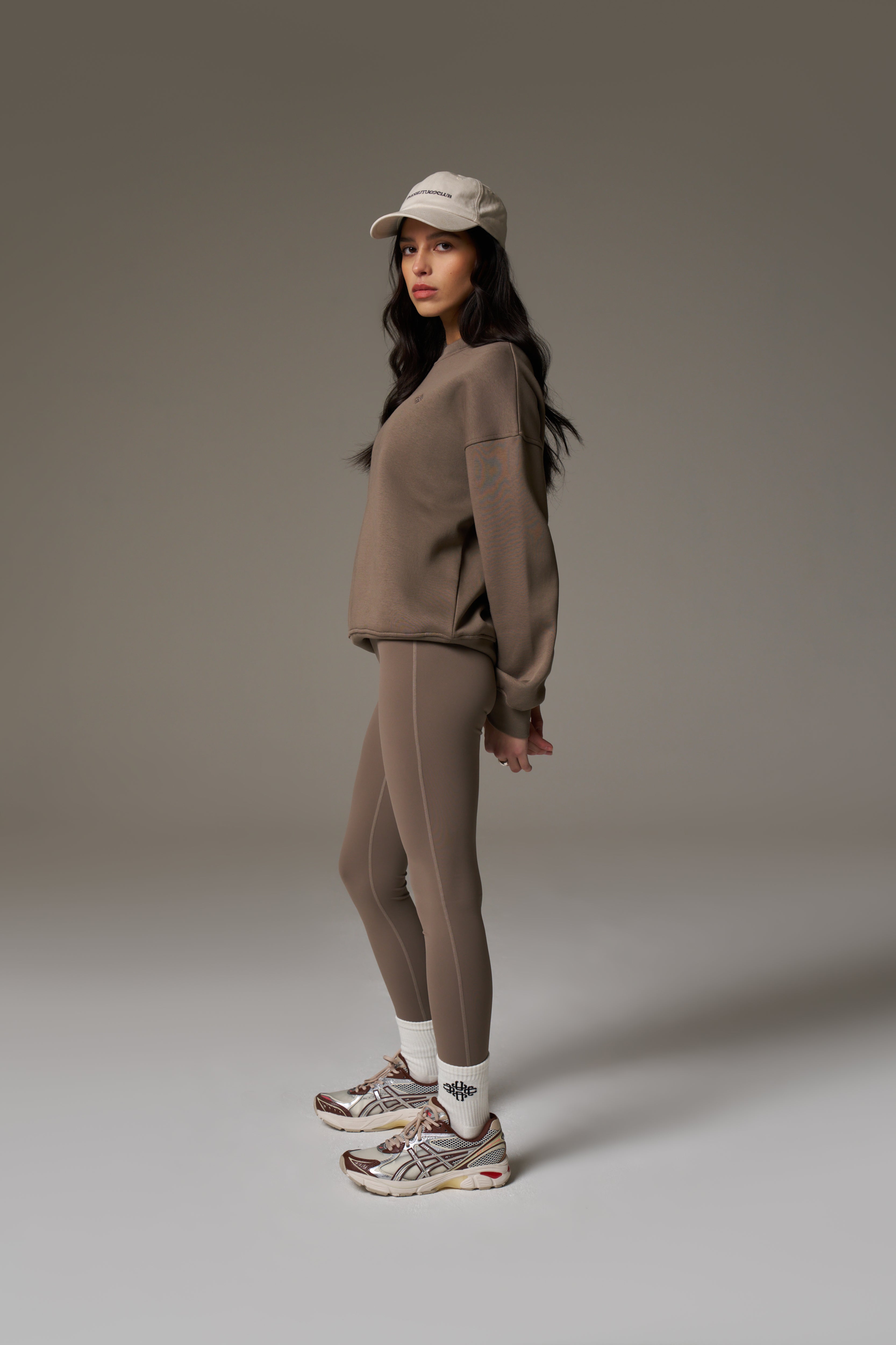 EMBLEM EMBROIDERED SWEATSHIRT - COCOA