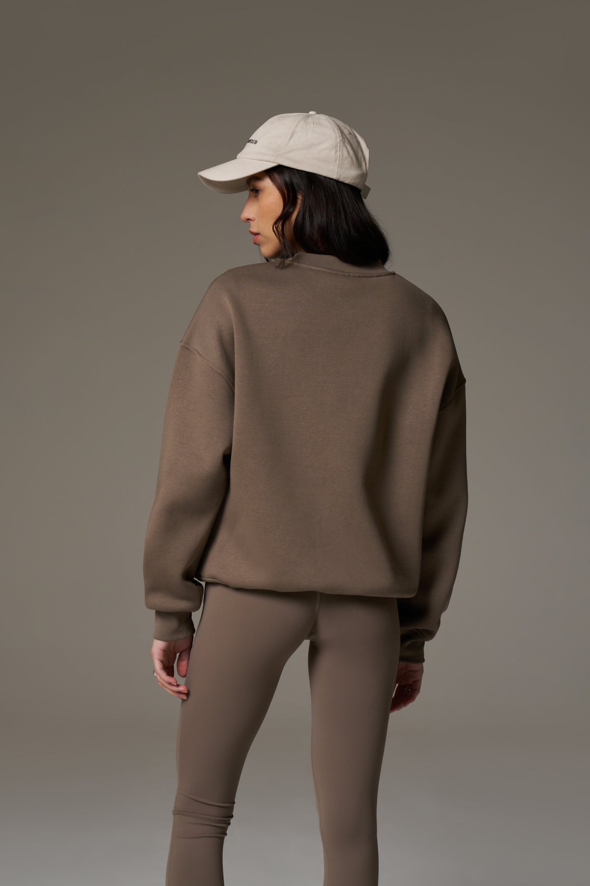 EMBLEM EMBROIDERED SWEATSHIRT - COCOA