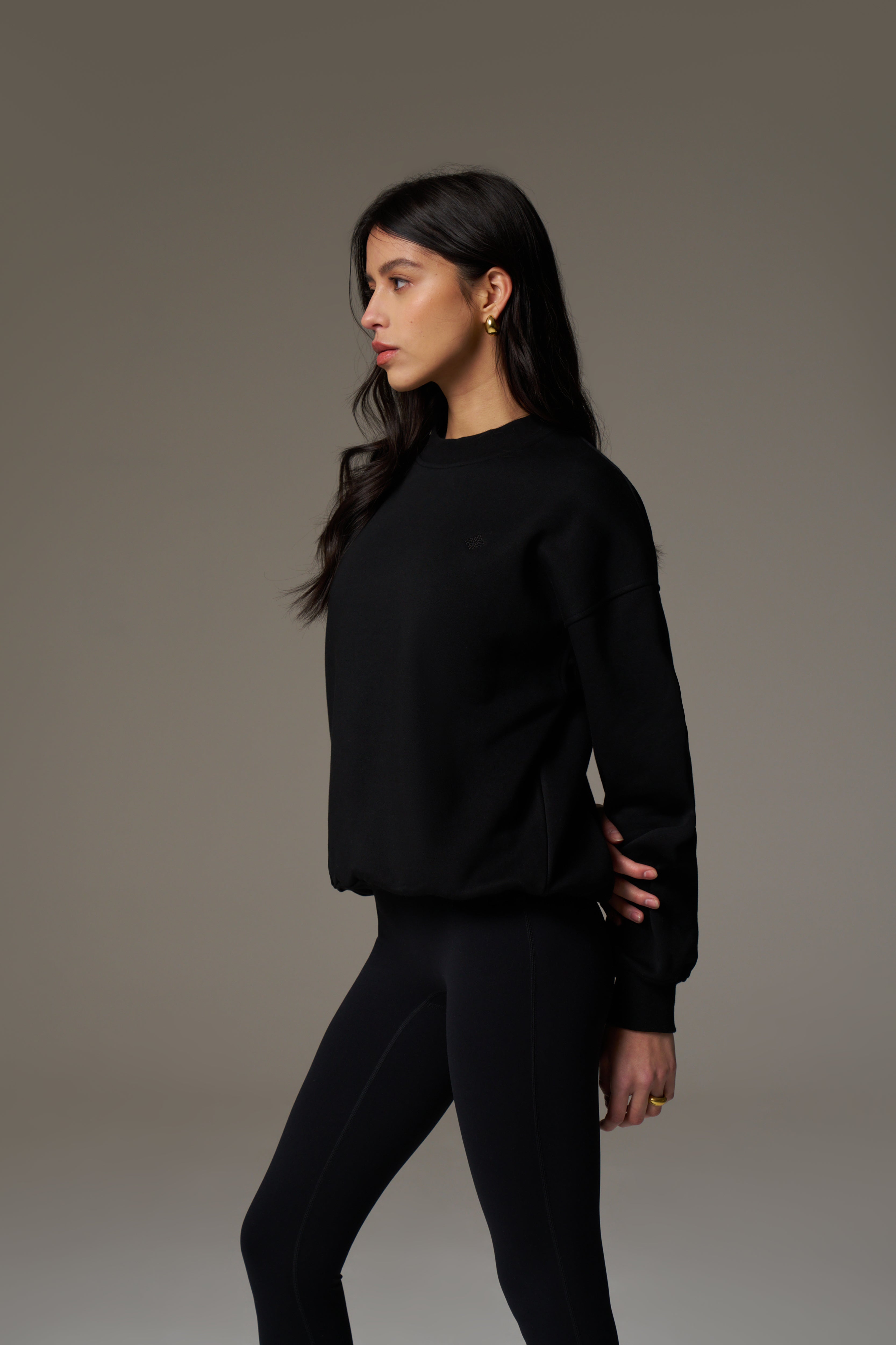 EMBLEM EMBROIDERED SWEATSHIRT - BLACK