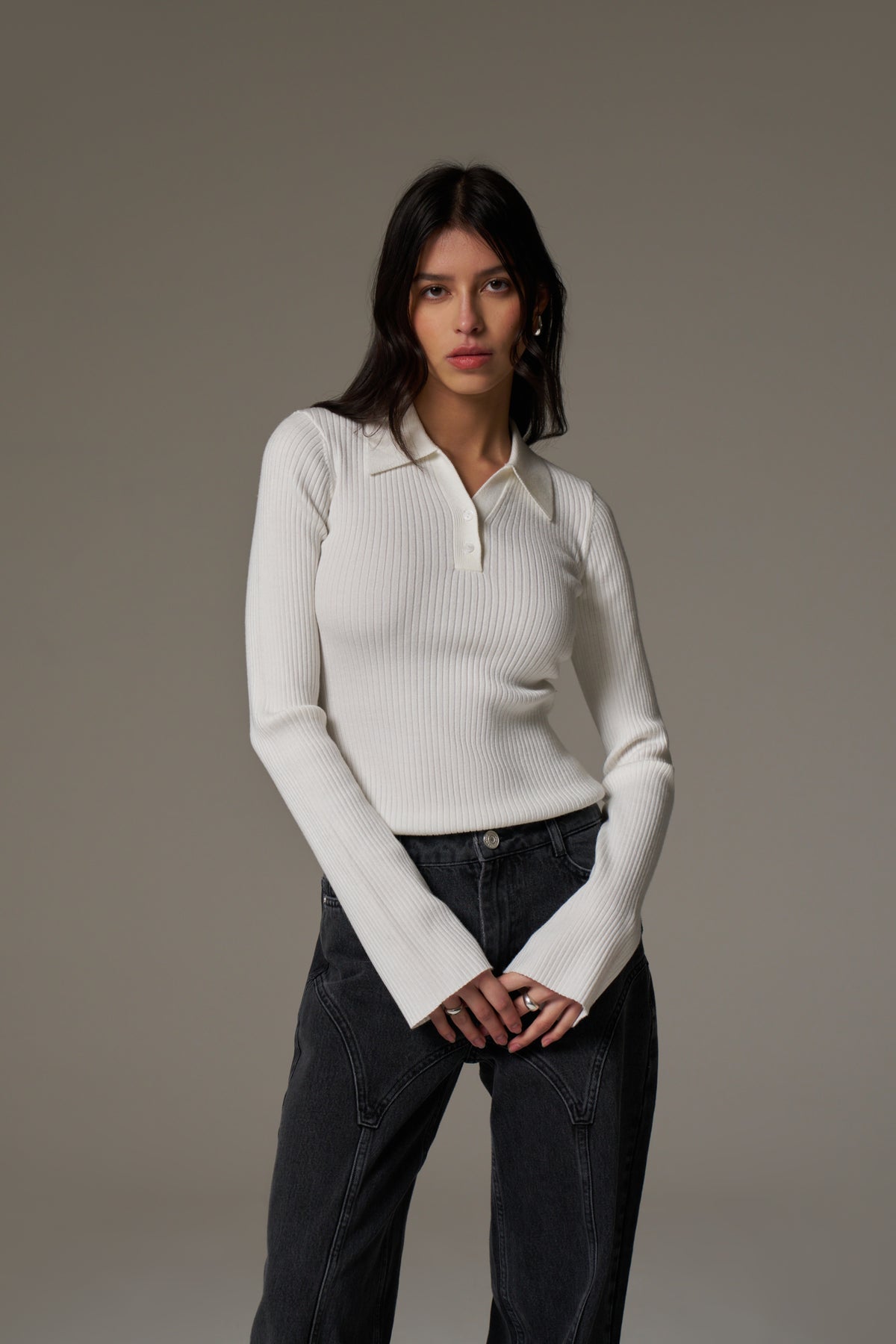 KNITTED RIBBED BUTTON THROUGH TOP - OFF WHITE