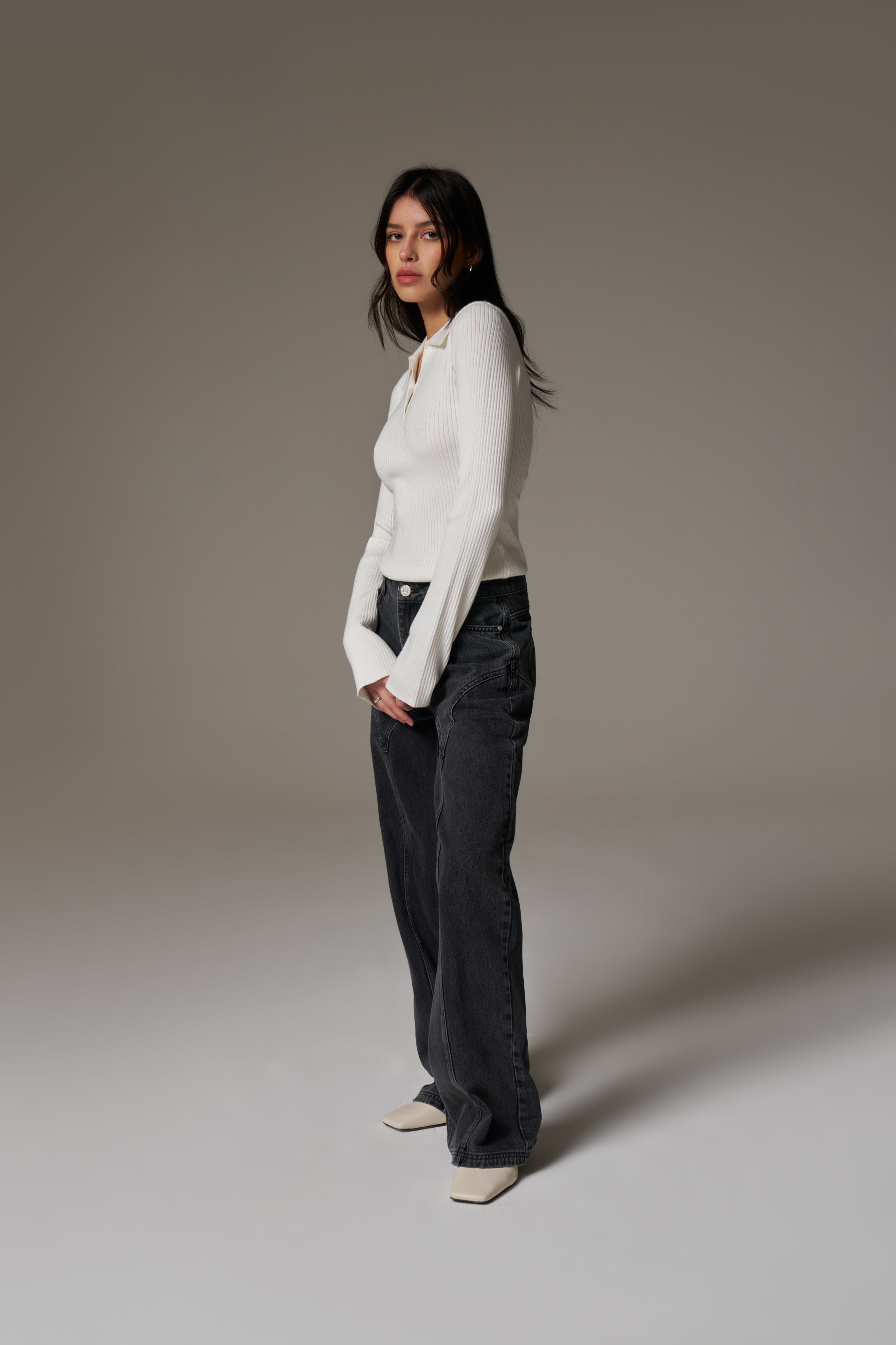KNITTED RIBBED BUTTON THROUGH TOP - OFF WHITE