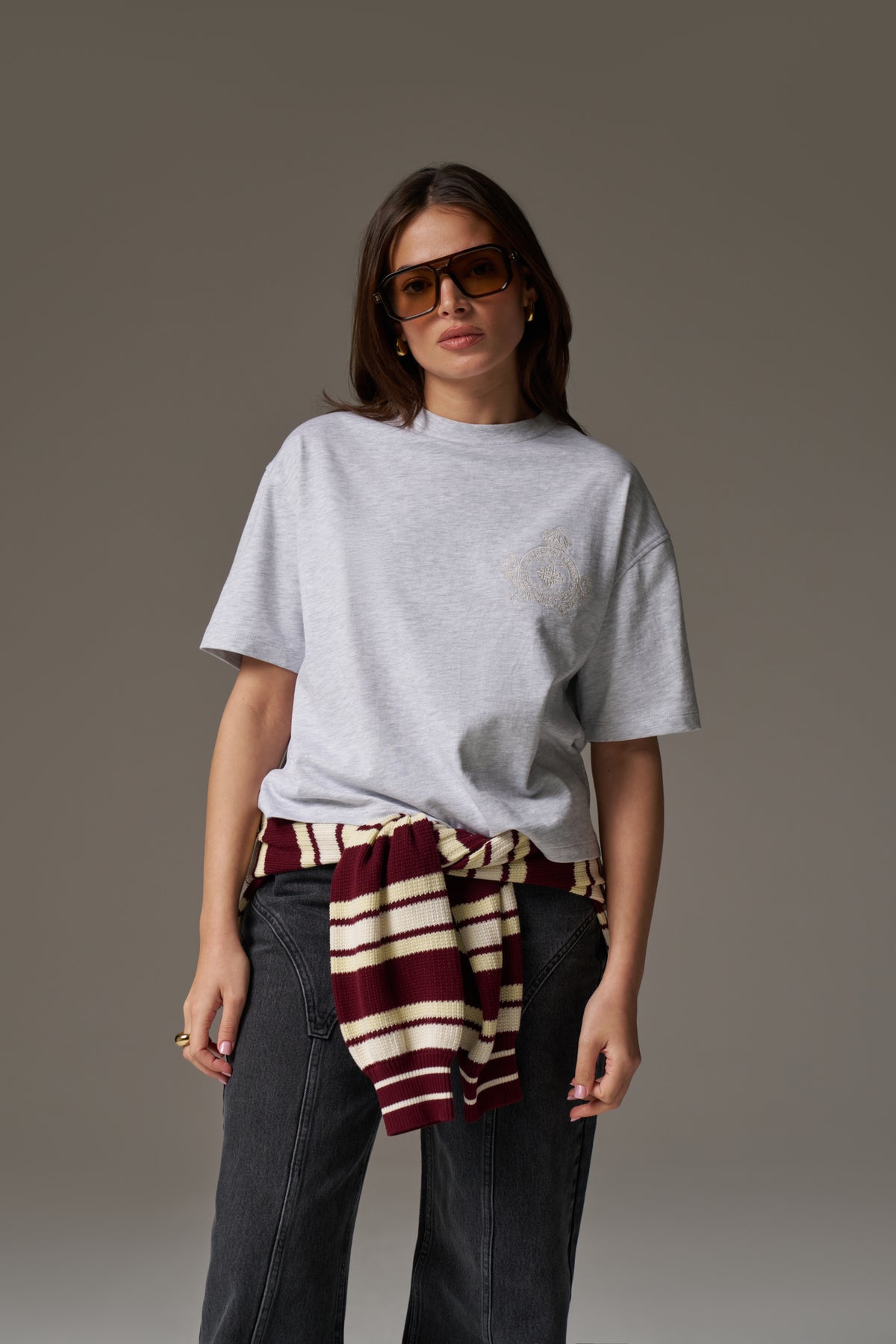 EMBROIDERED CREST T-SHIRT - GREY MARL