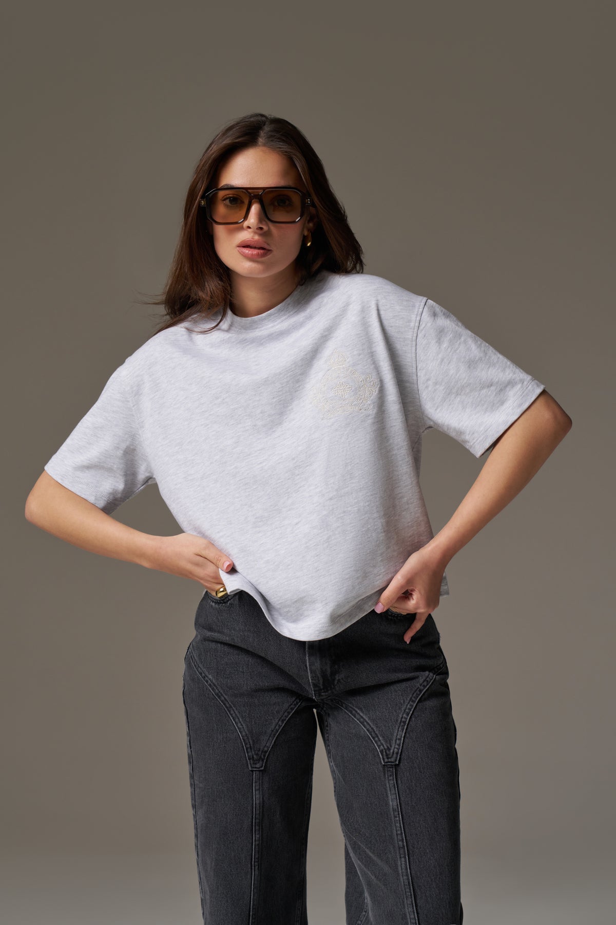 EMBROIDERED CREST T-SHIRT - GREY MARL