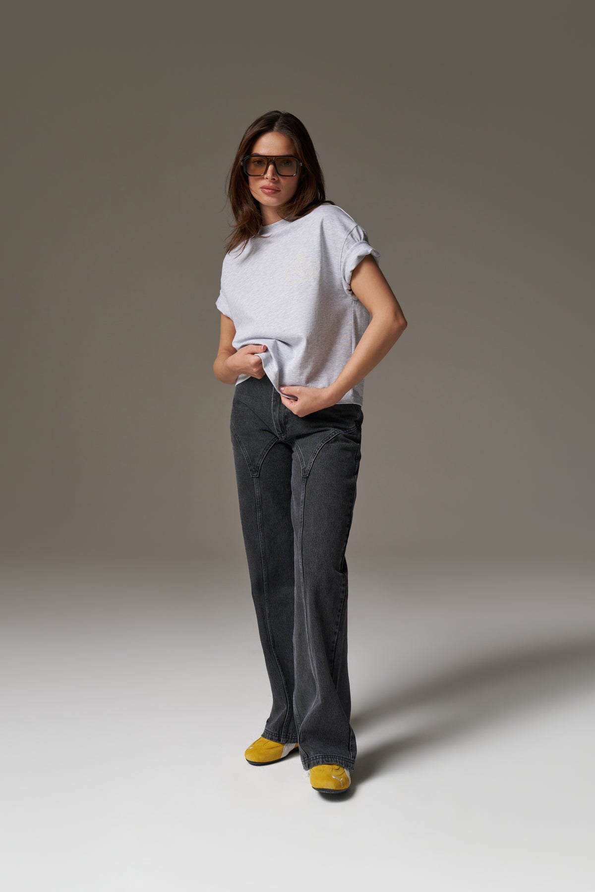 EMBROIDERED CREST T-SHIRT - GREY MARL