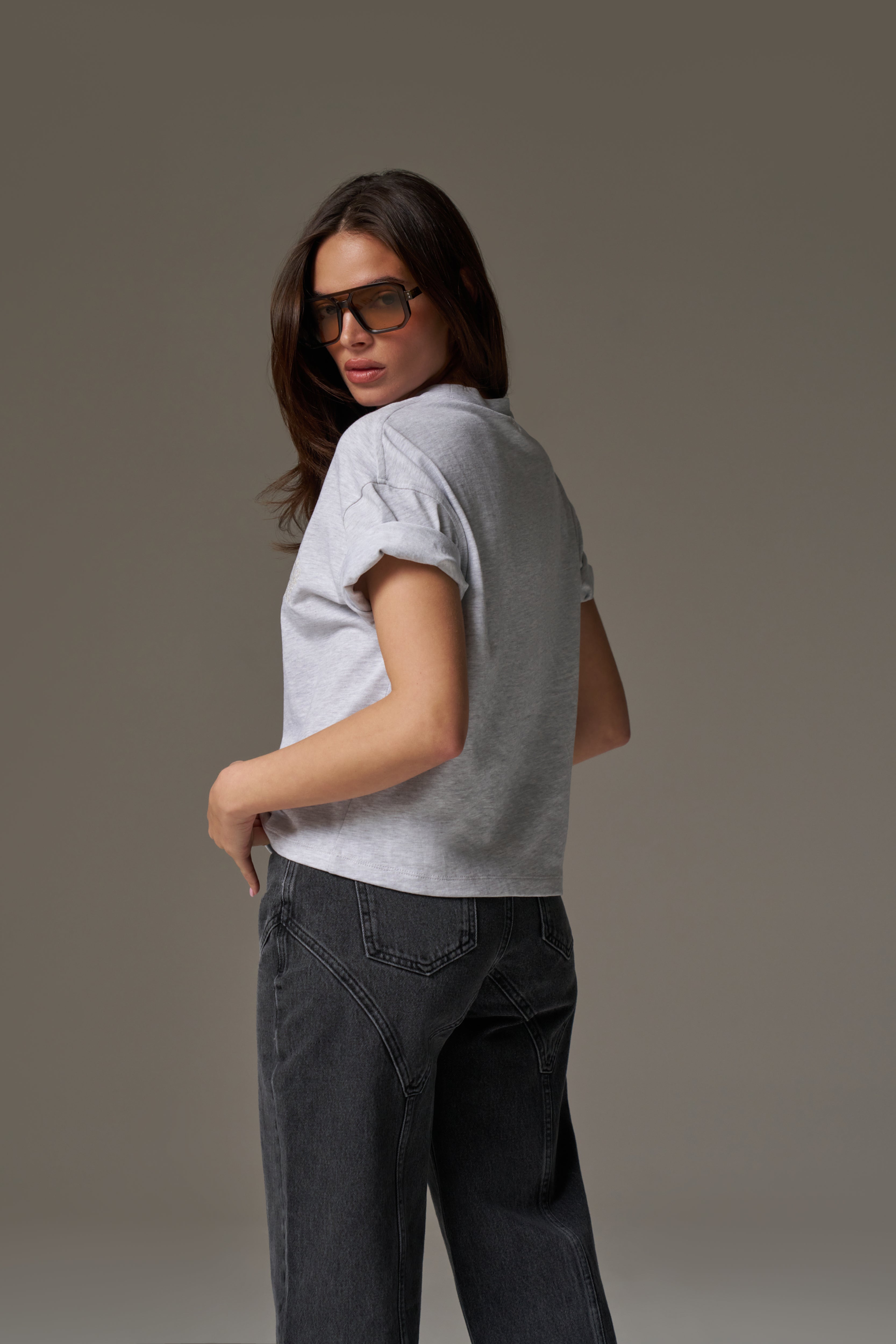 EMBROIDERED CREST T-SHIRT - GREY MARL