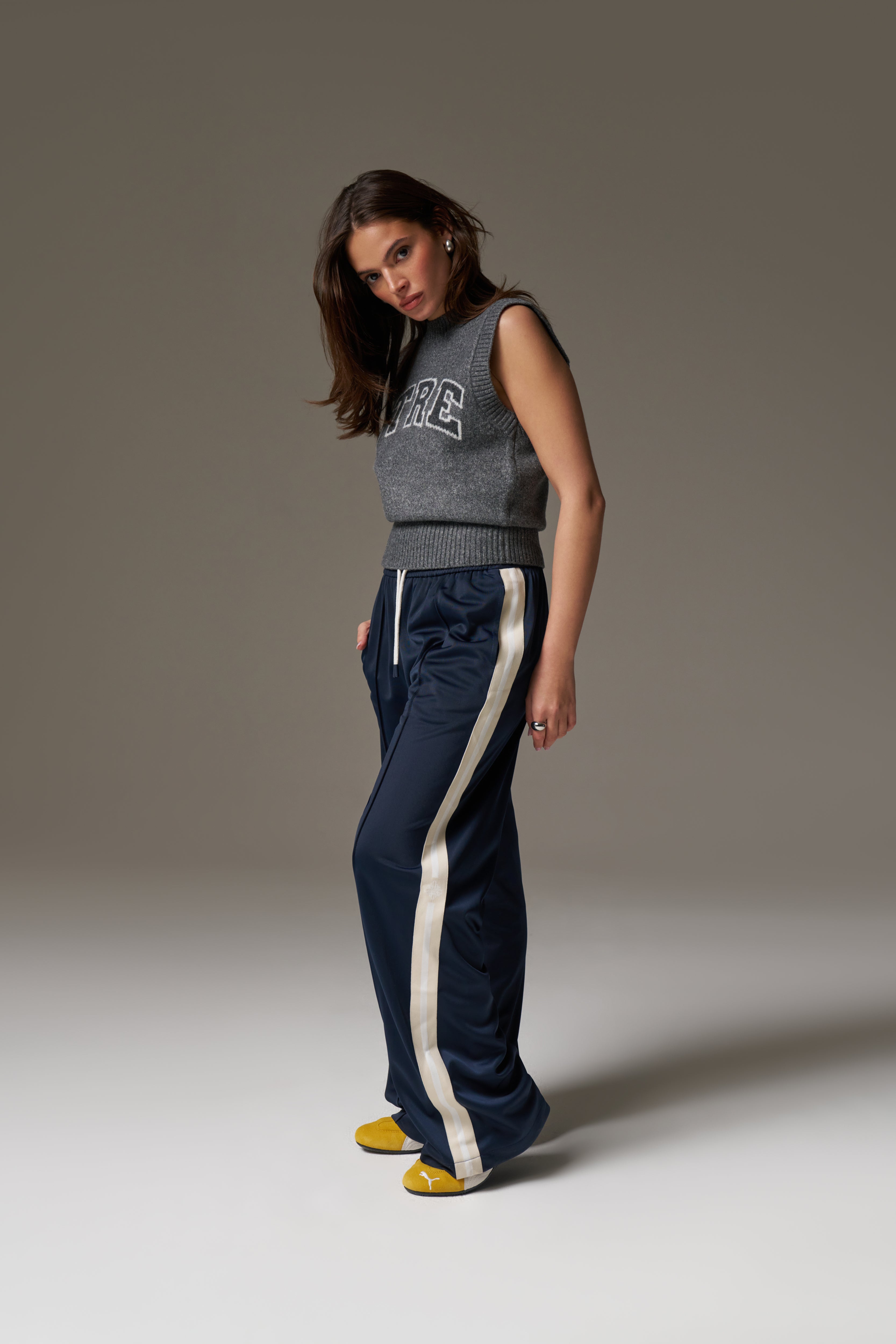 CTRE KNITTED VEST - GREY