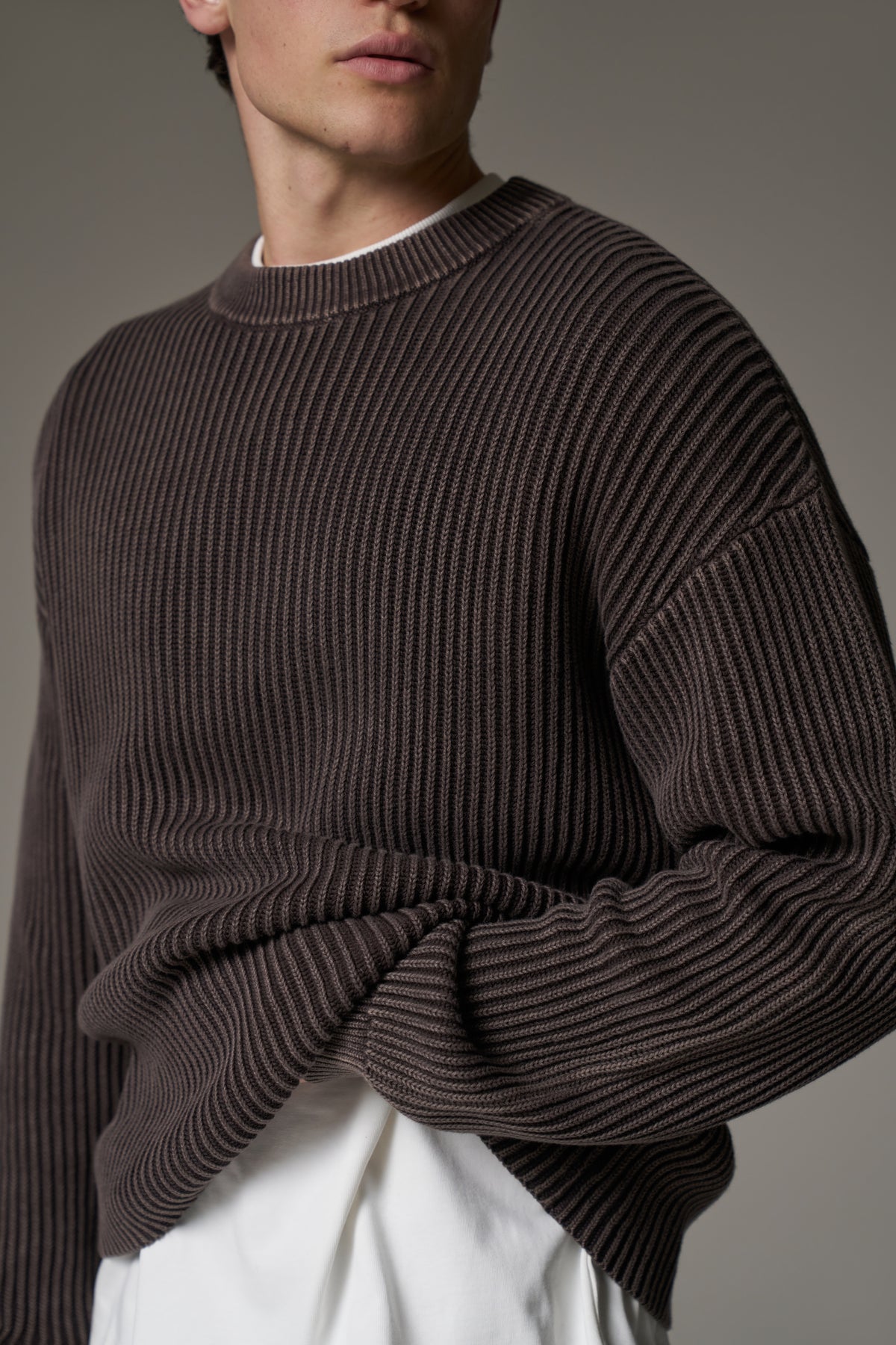 HEAVY WASHED RIBBED KNIT CREW - BROWN – The Couture Club
