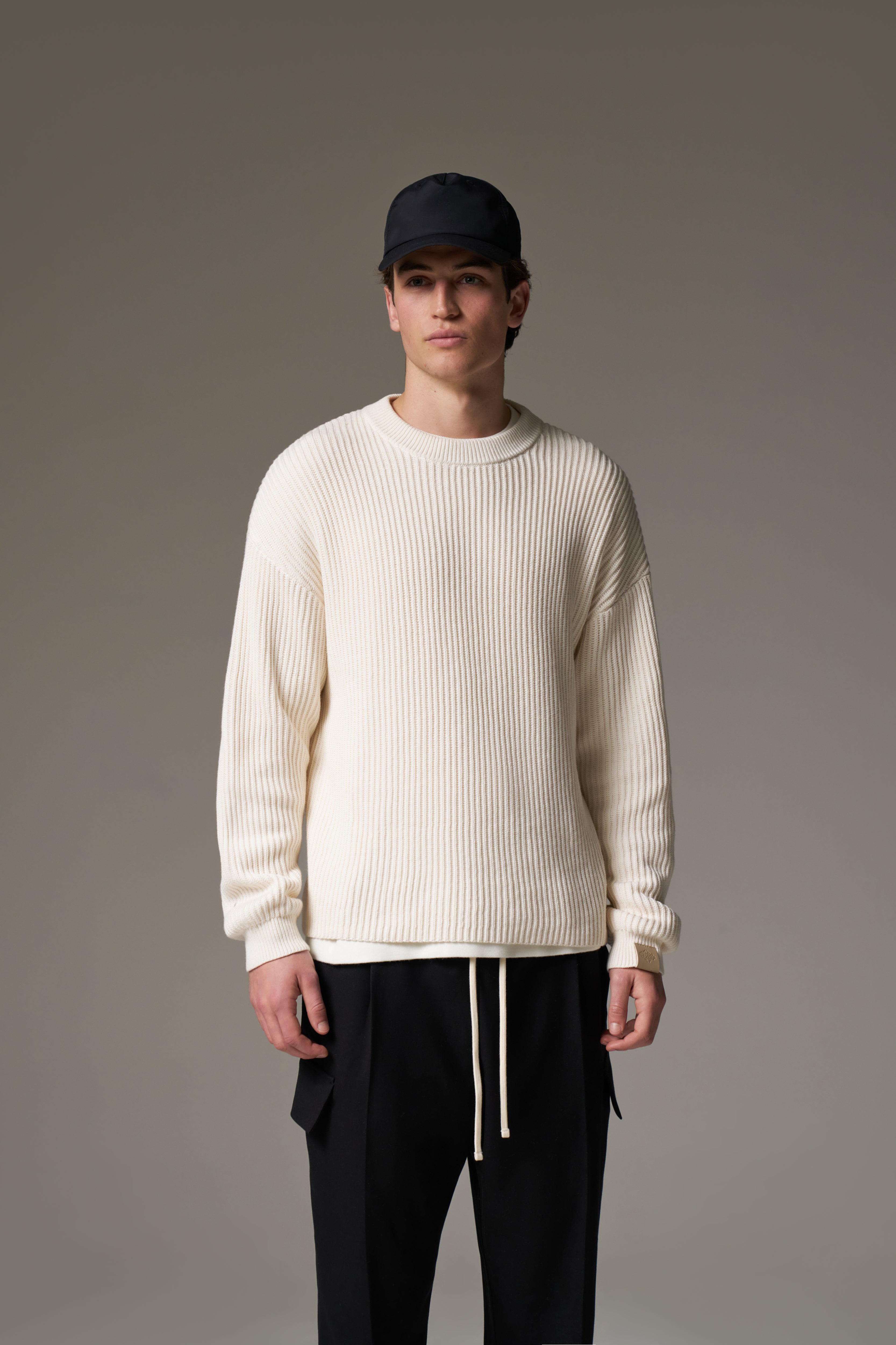 HEAVY WASHED RIBBED KNIT CREW - STONE