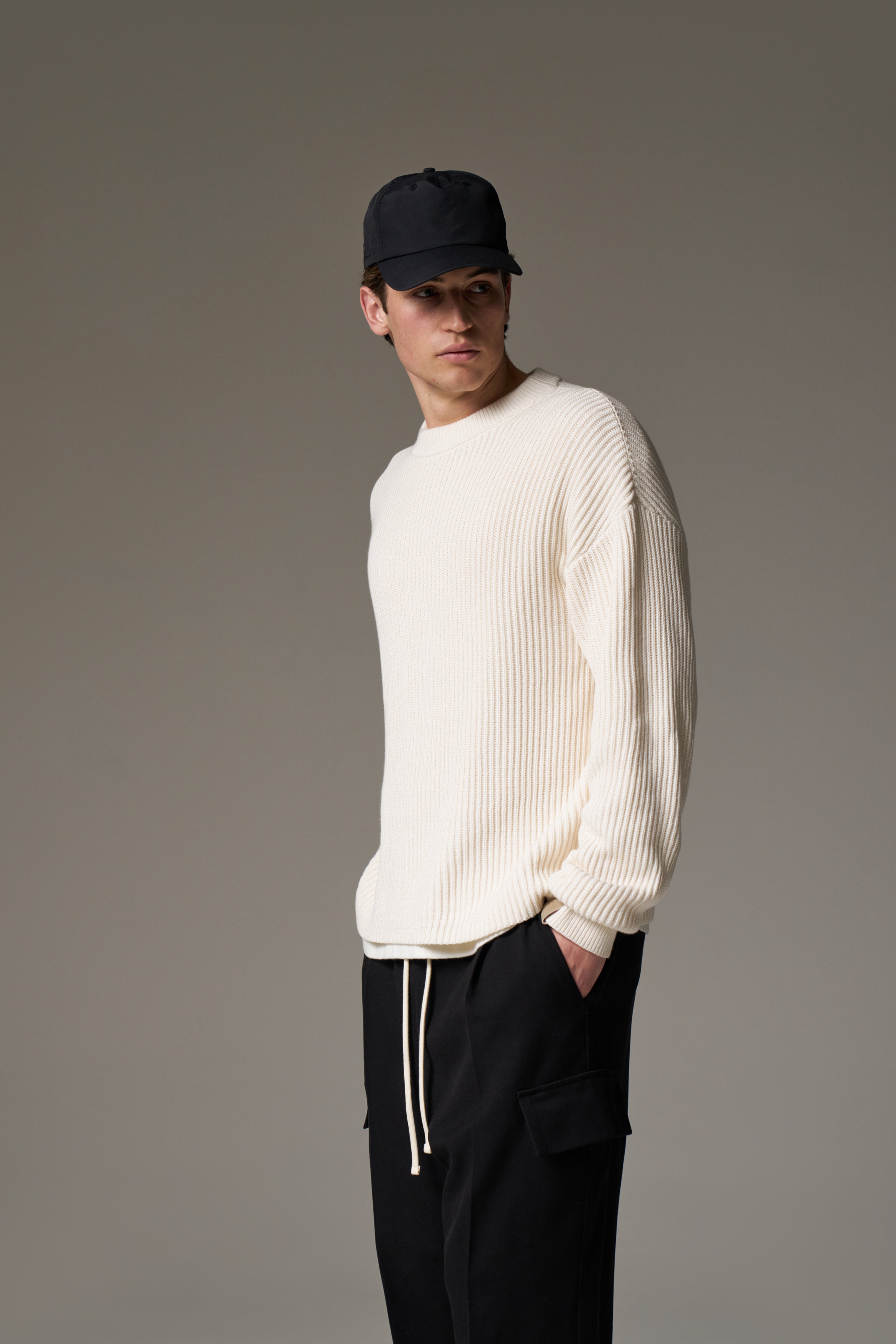 HEAVY WASHED RIBBED KNIT CREW - STONE