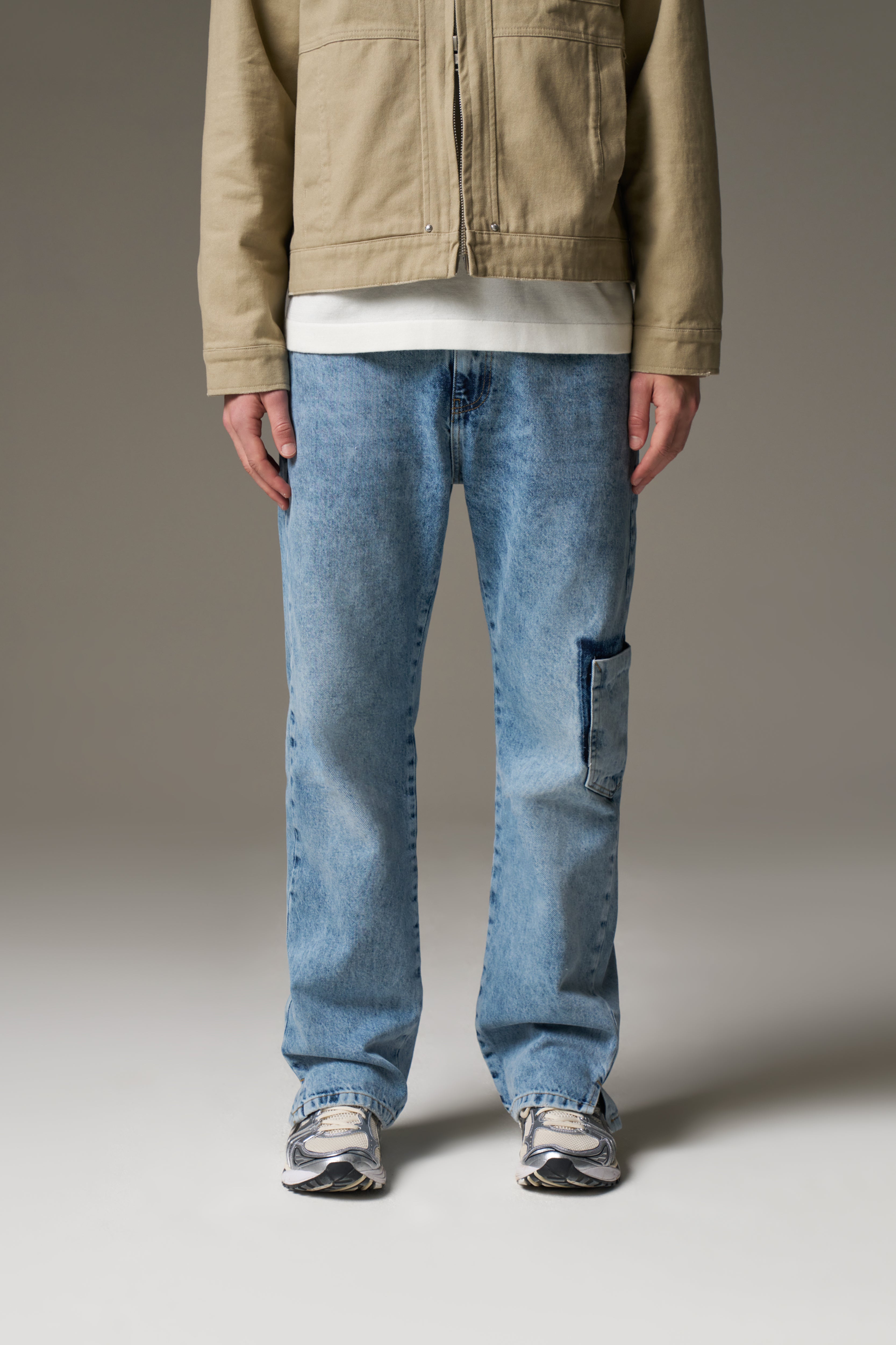 MULTI POCKET WASHED JEAN - BLUE WASH
