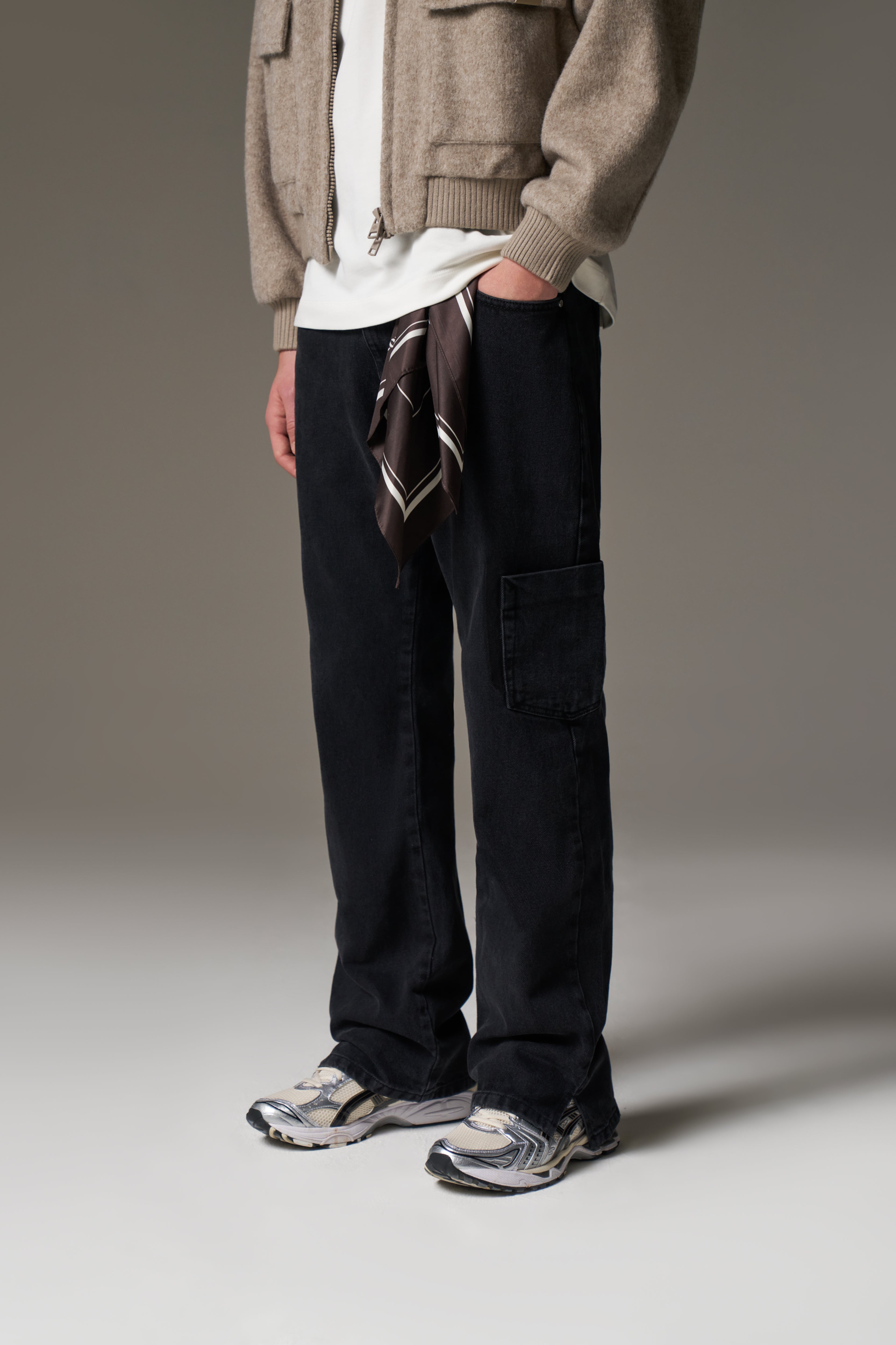MULTI POCKET WASHED JEAN - BLACK WASH