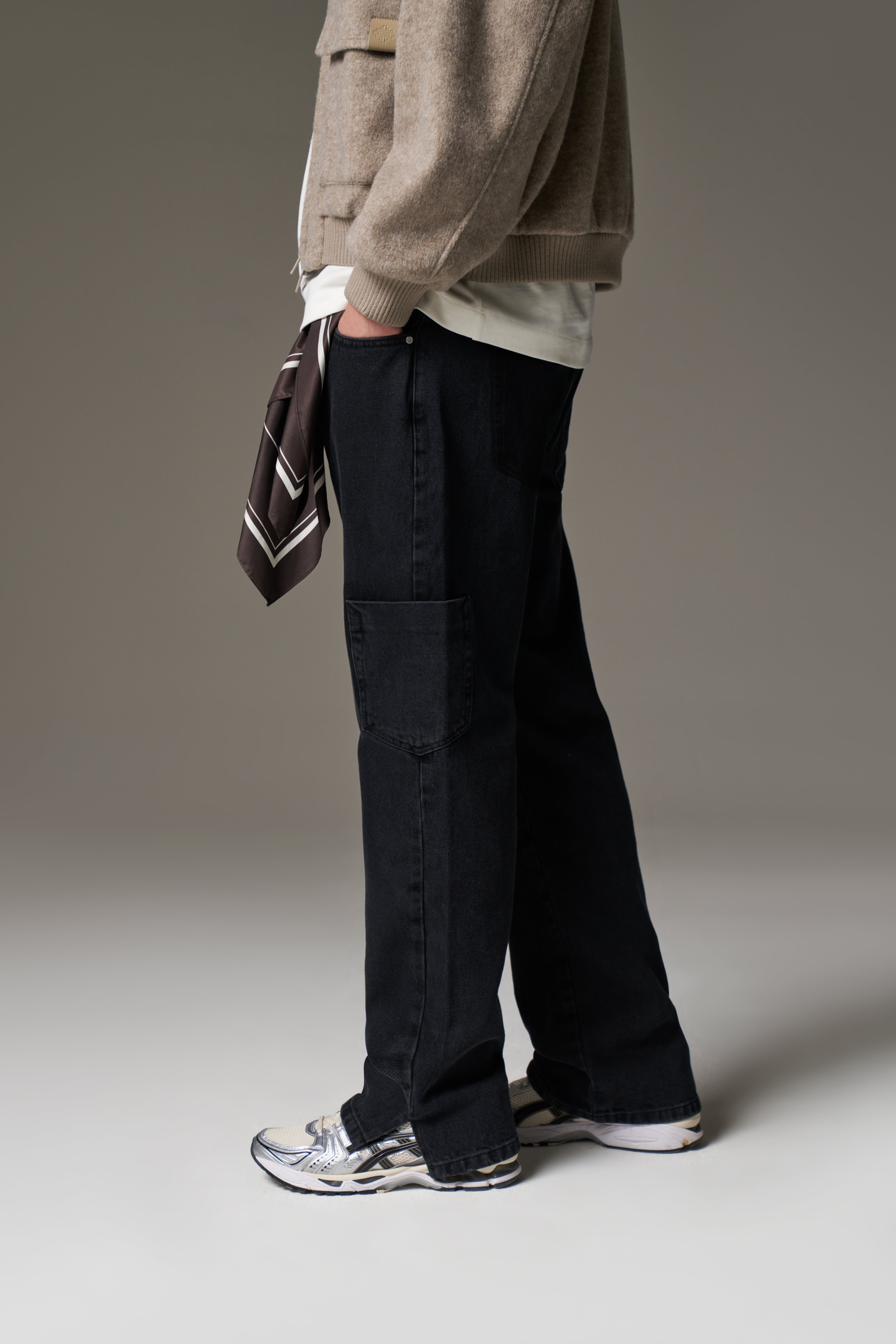 MULTI POCKET WASHED JEAN - BLACK WASH
